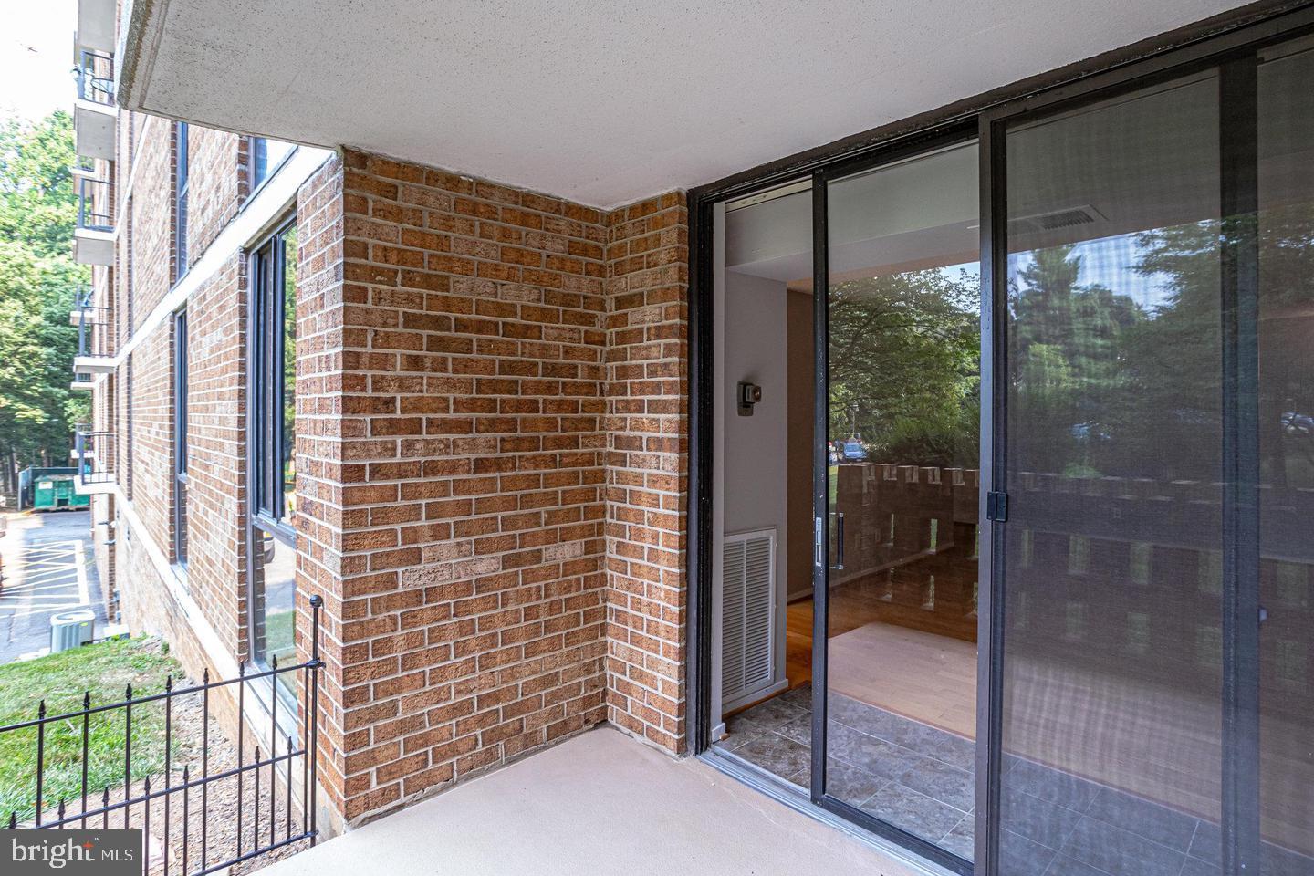 IDYLWOOD TOWERS CONDO - Residential