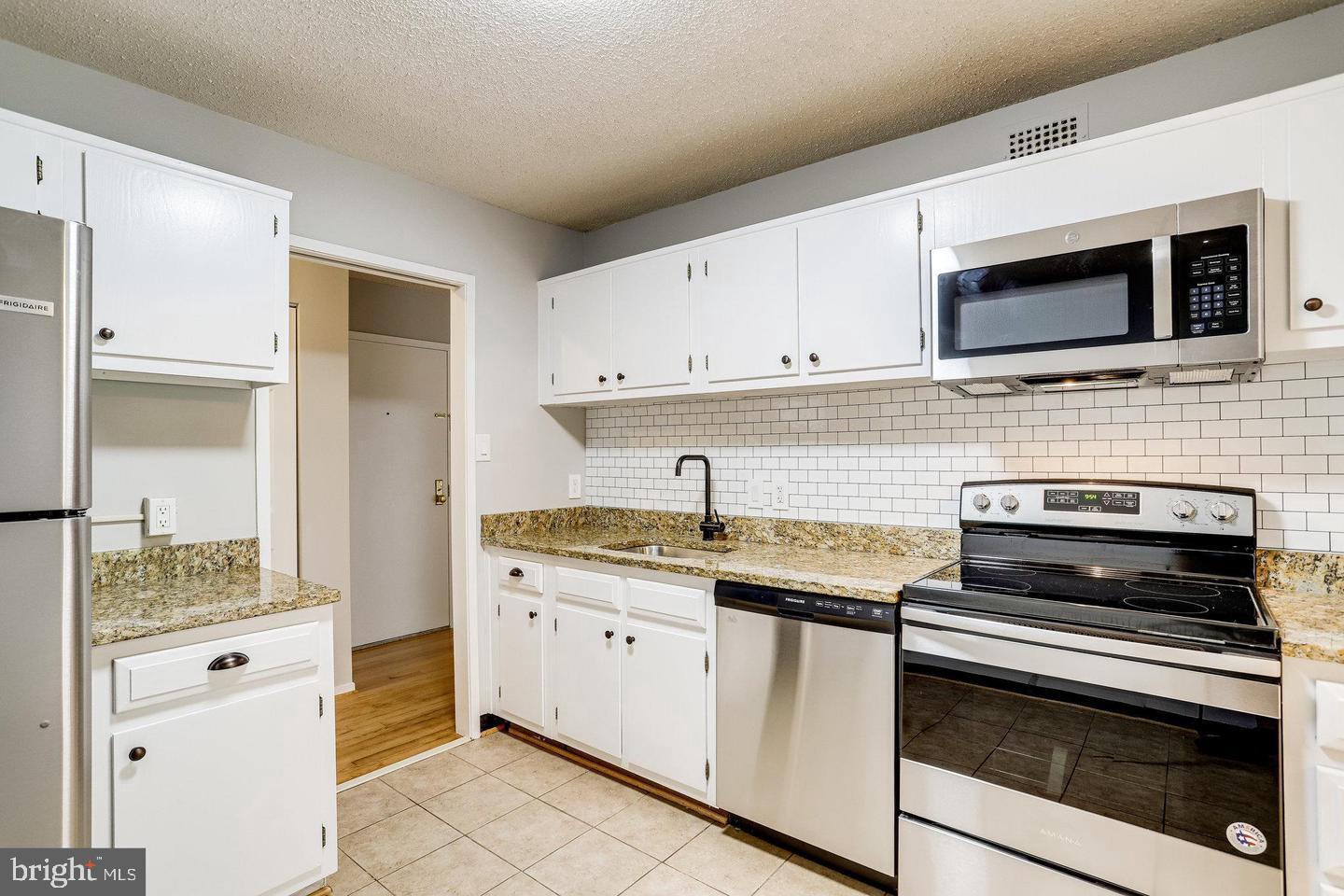 IDYLWOOD TOWERS CONDO - Residential