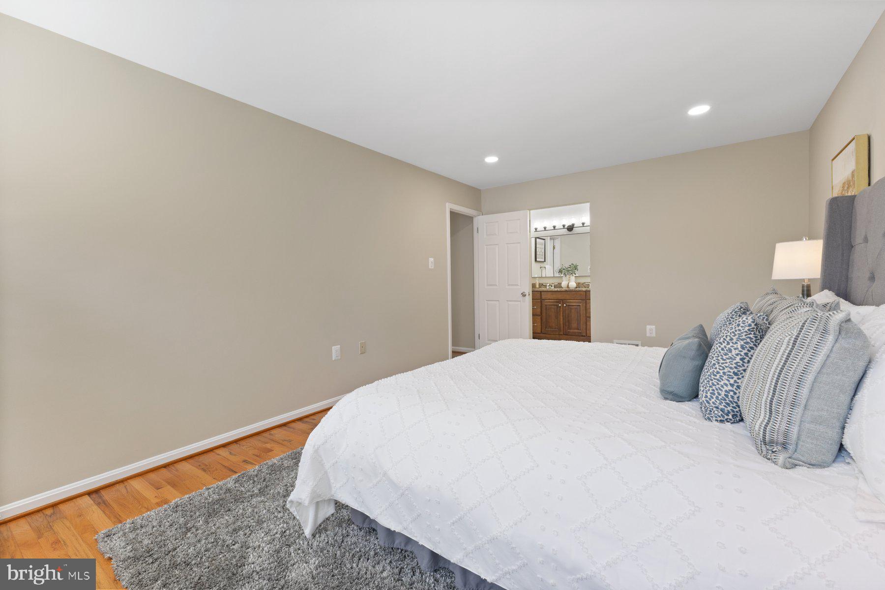 KENWOOD OAKS - Residential