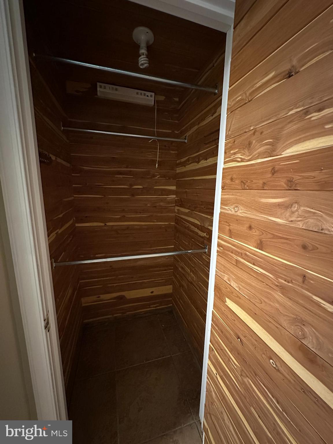 KENWOOD OAKS - Residential