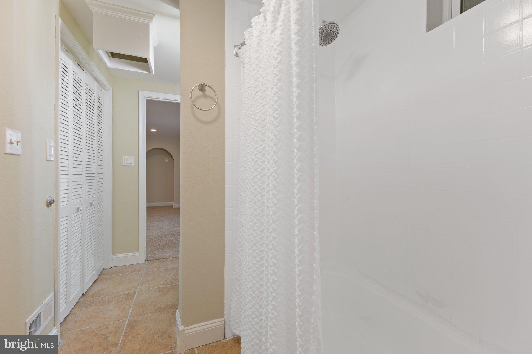 KENWOOD OAKS - Residential