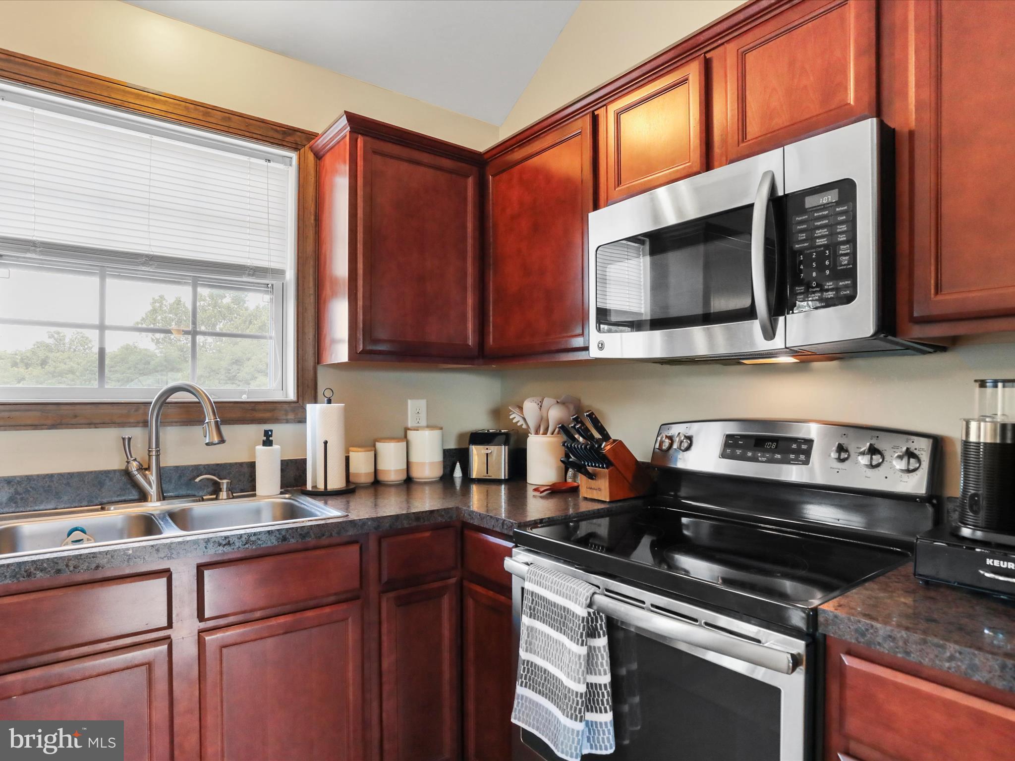 INWOOD VILLAGE - Residential