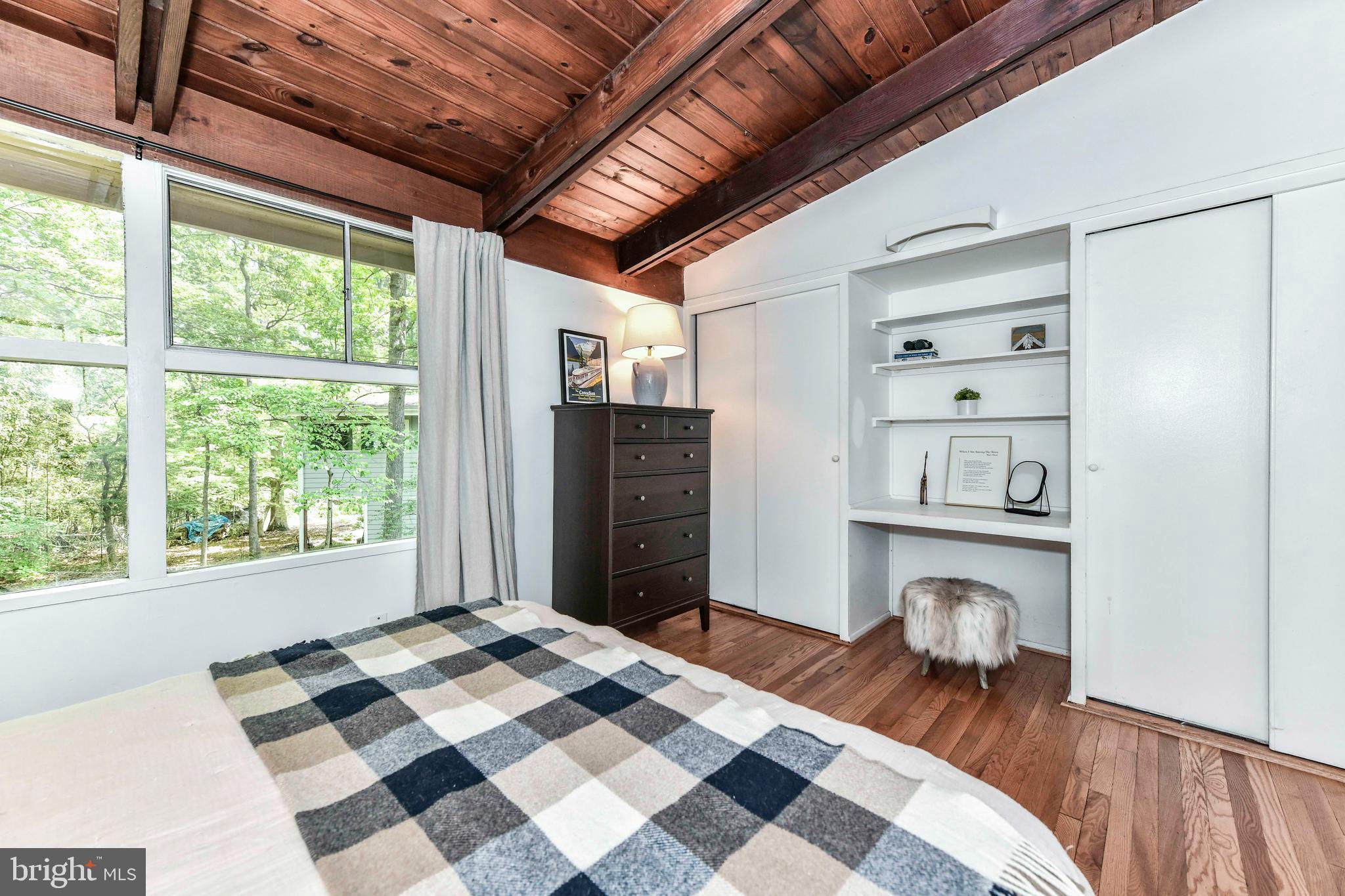 HOLMES RUN ACRES - Residential Lease