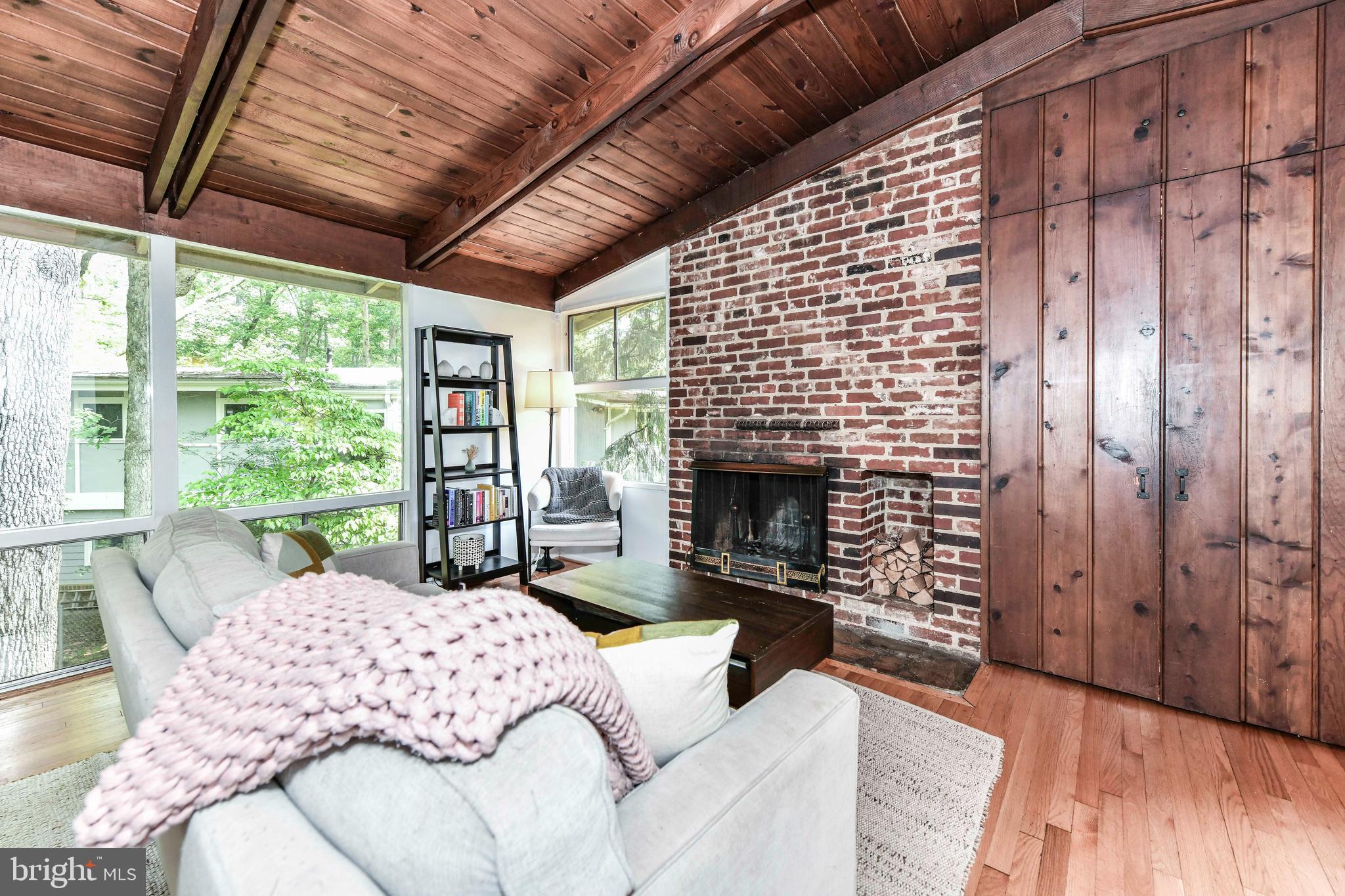 HOLMES RUN ACRES - Residential Lease