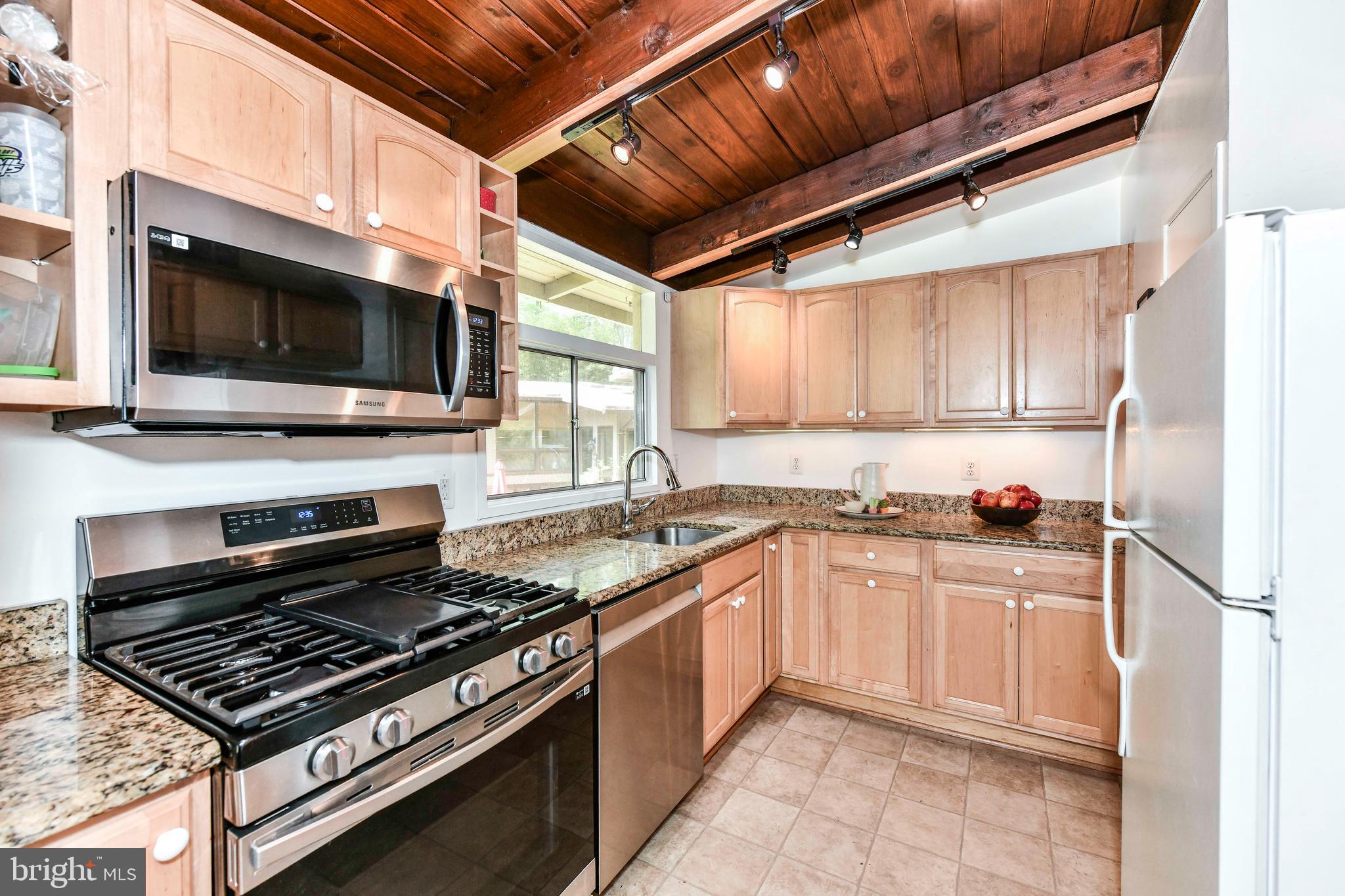 HOLMES RUN ACRES - Residential Lease