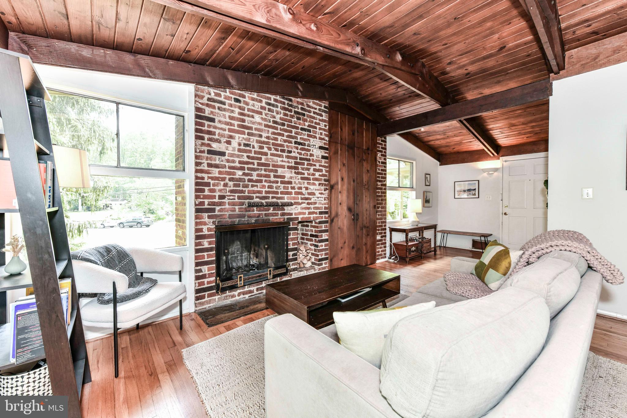 HOLMES RUN ACRES - Residential Lease