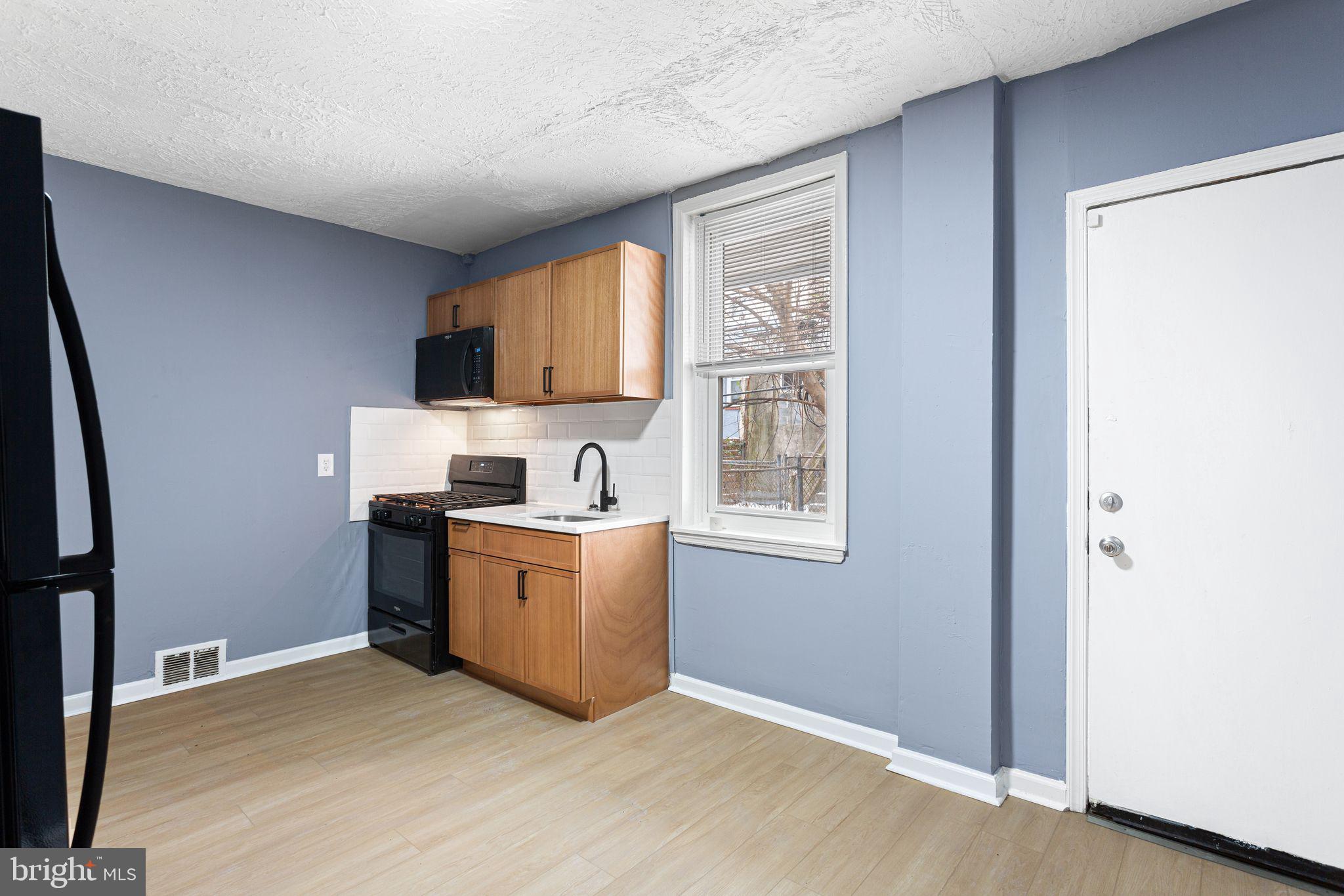 1218 S HANSON STREET