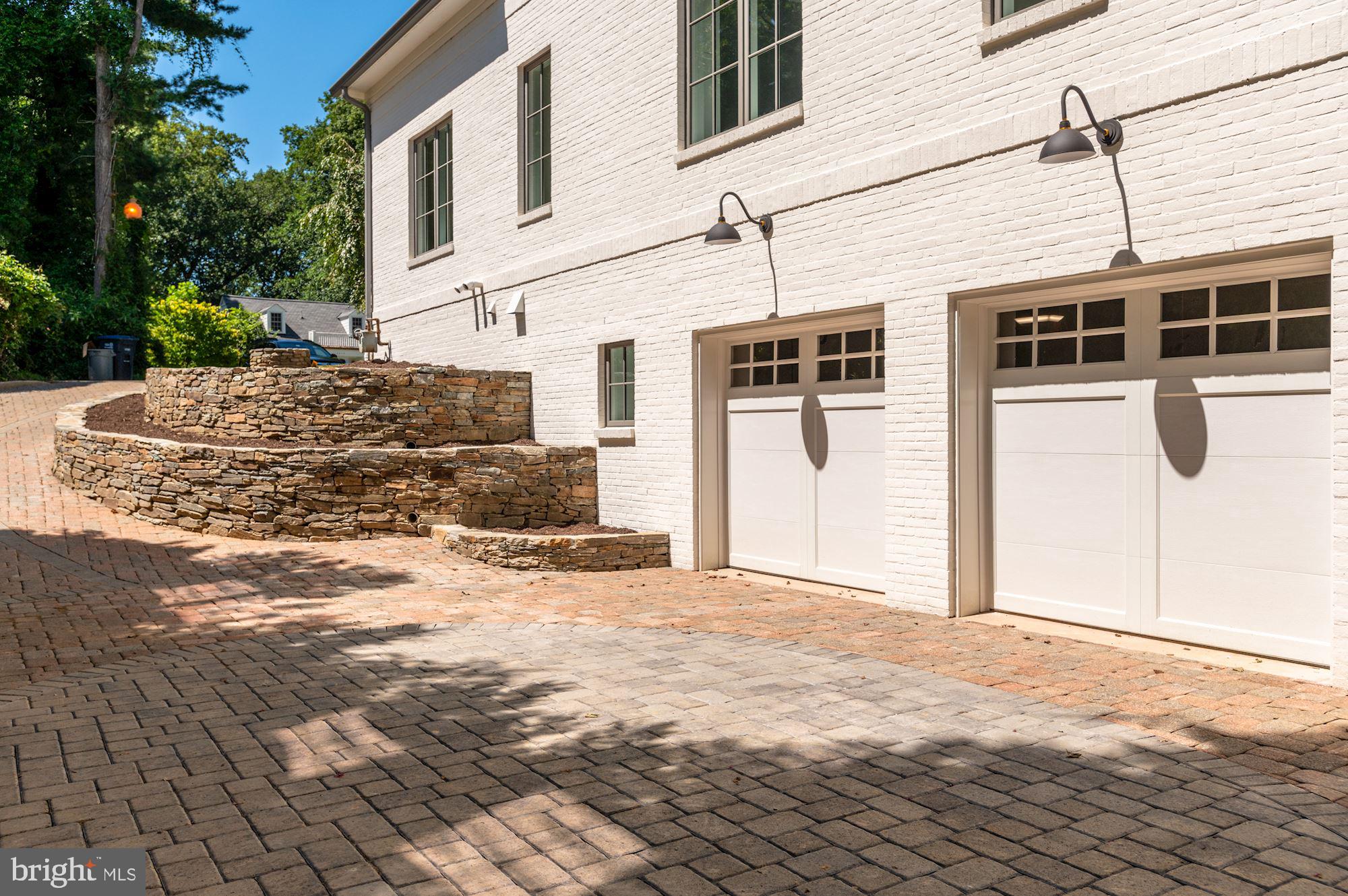 SPRING VALLEY - Residential