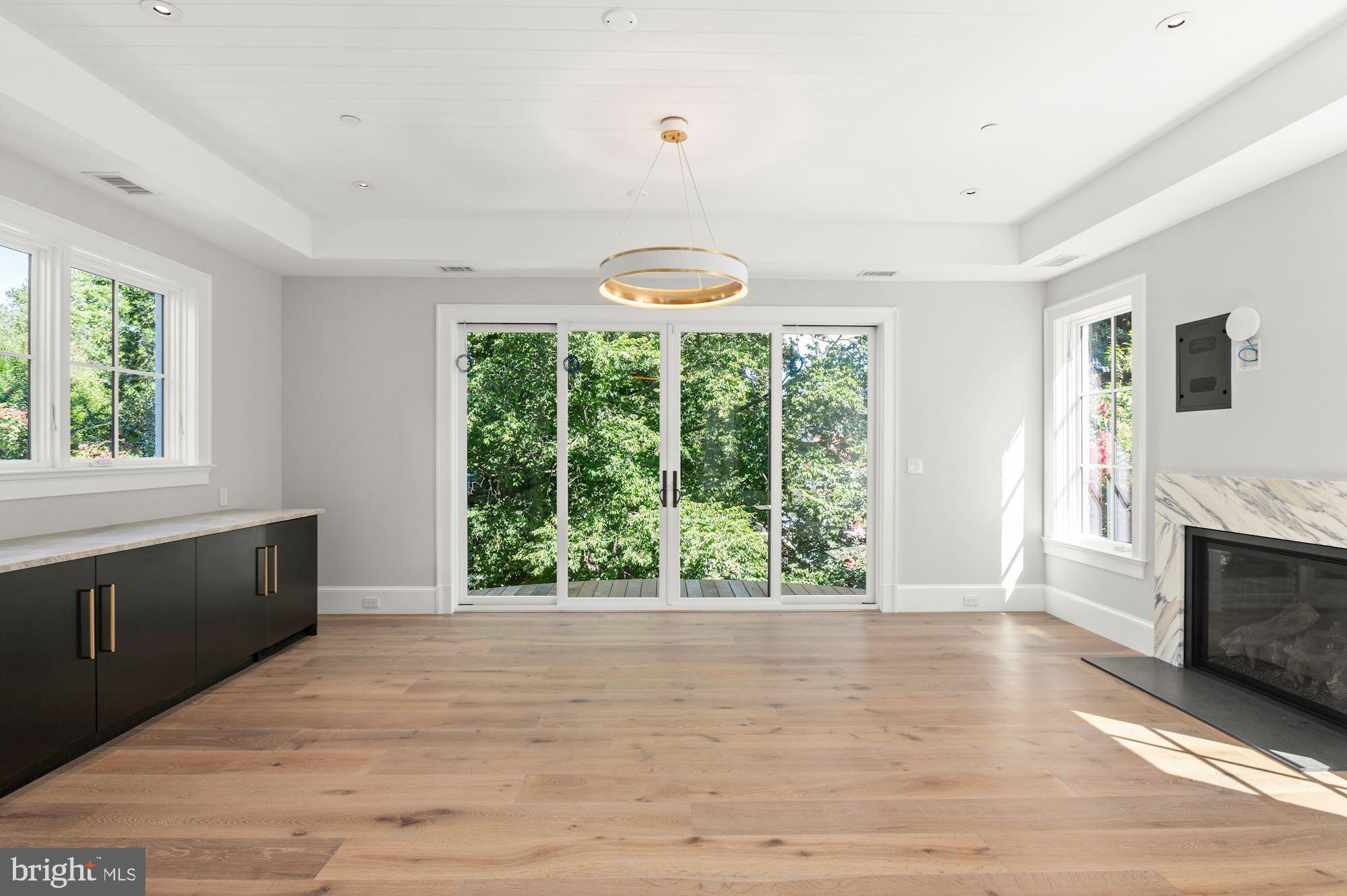 SPRING VALLEY - Residential