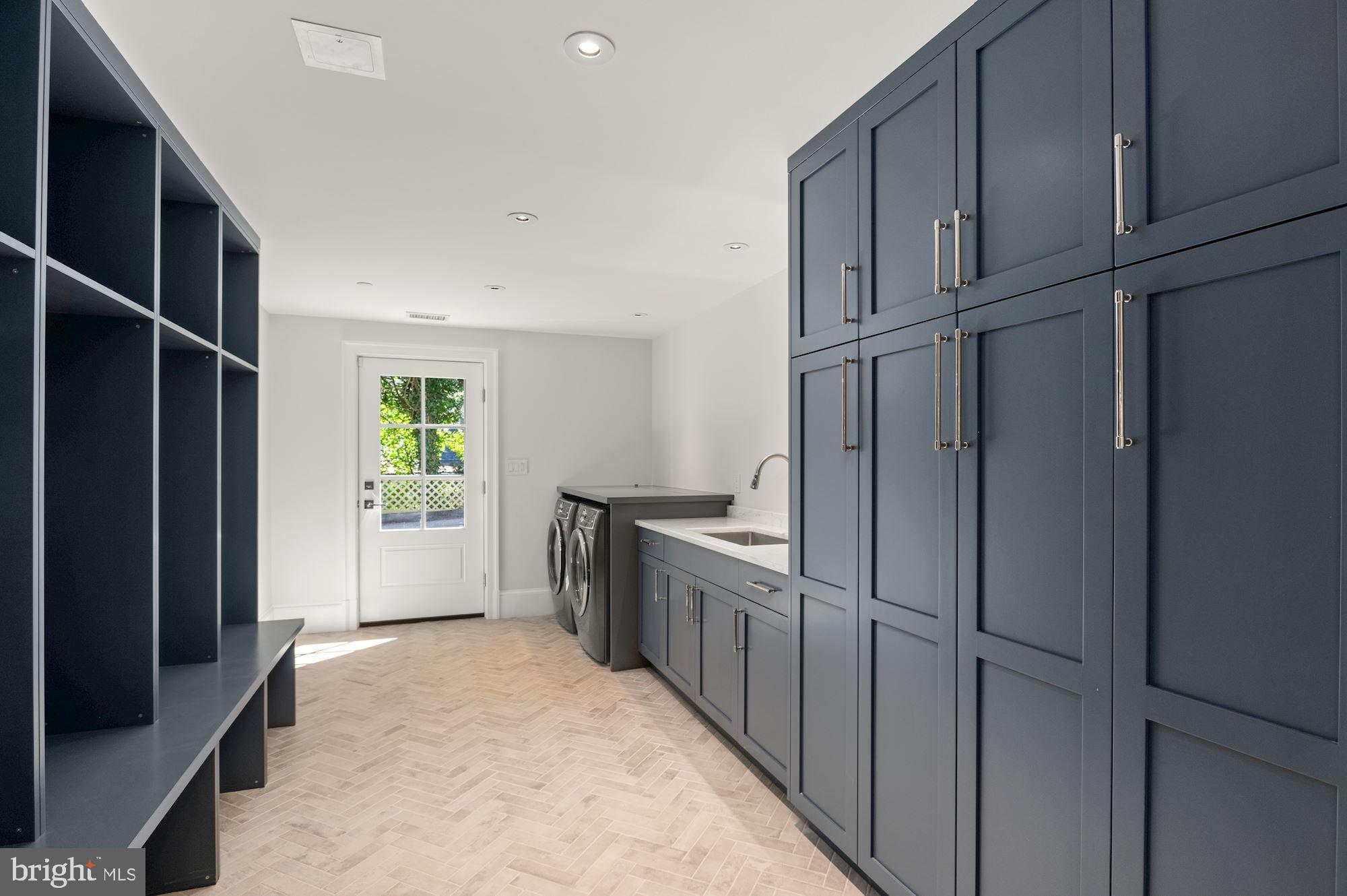 SPRING VALLEY - Residential