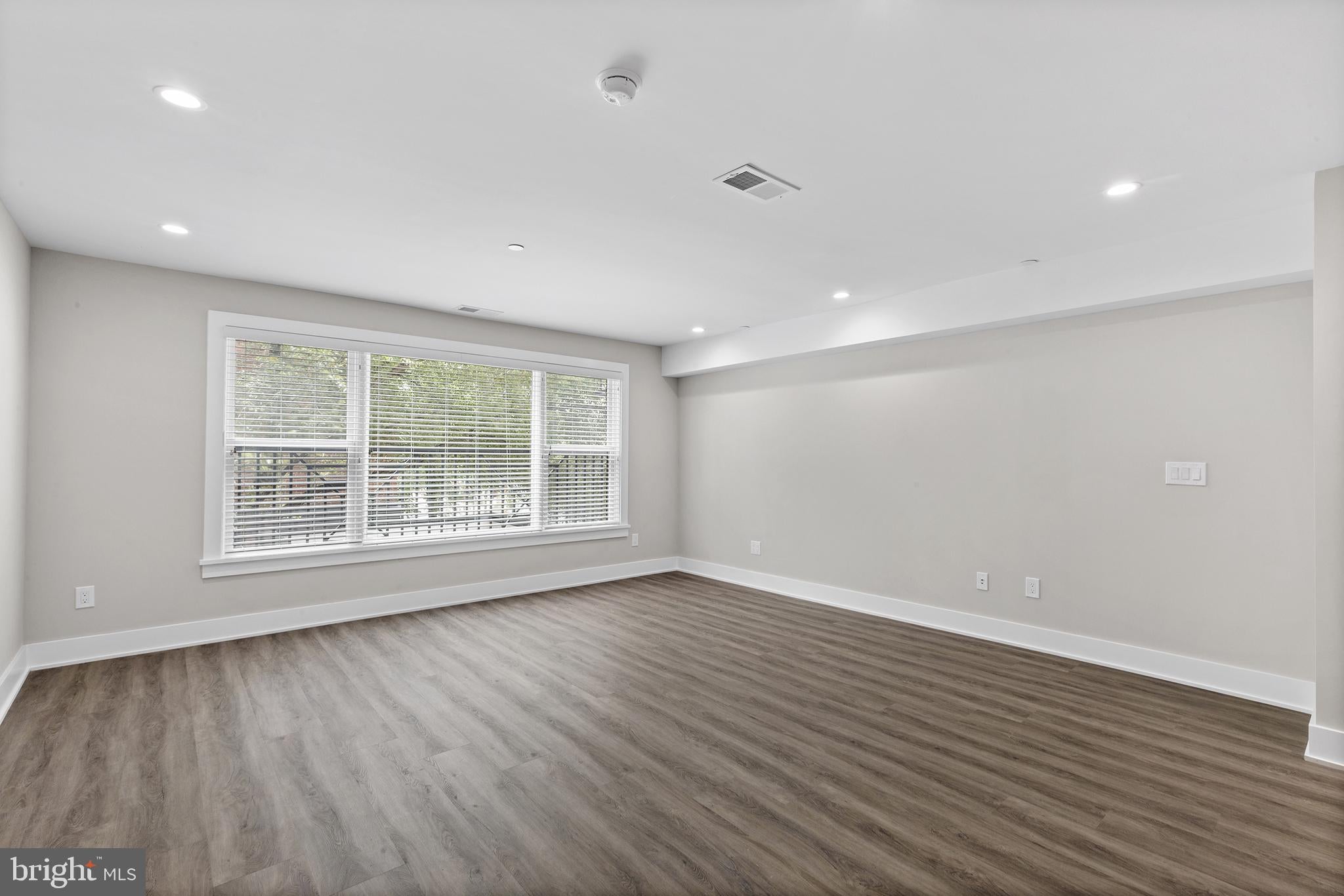 2144 LOMBARD
