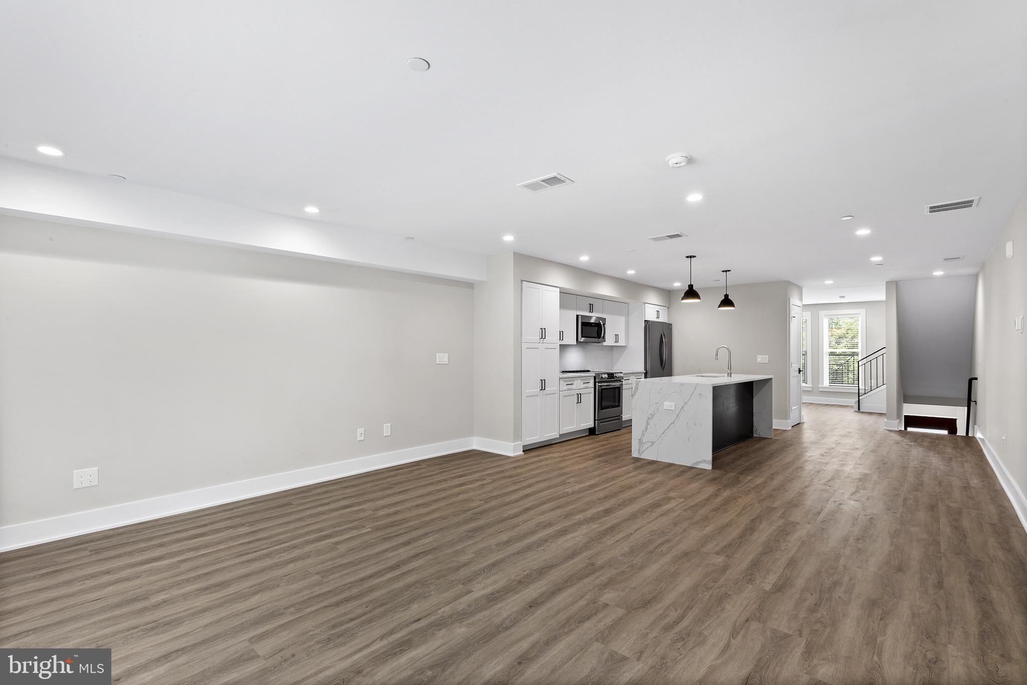 2144 LOMBARD
