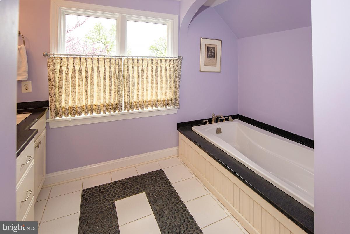 ROUND BAY - Residential