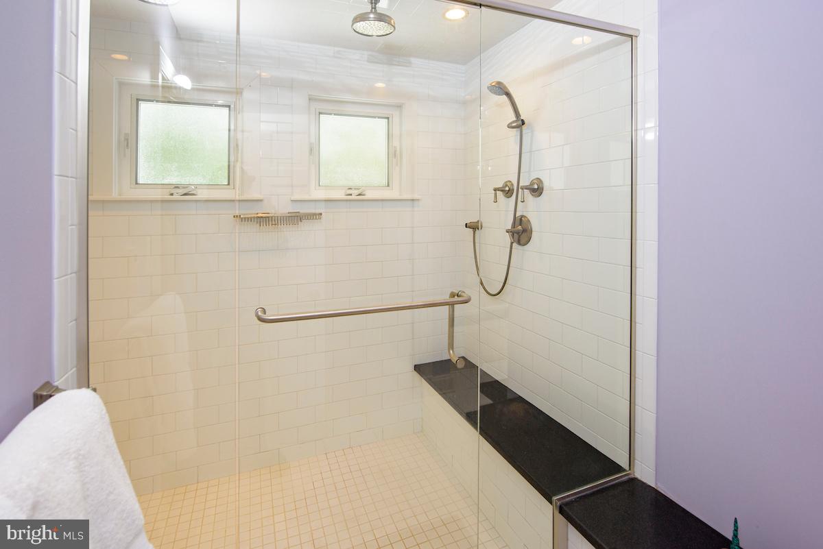 ROUND BAY - Residential