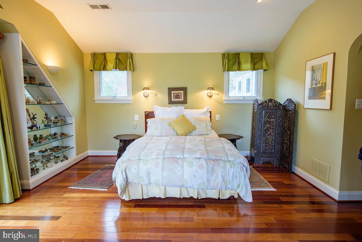 ROUND BAY - Residential