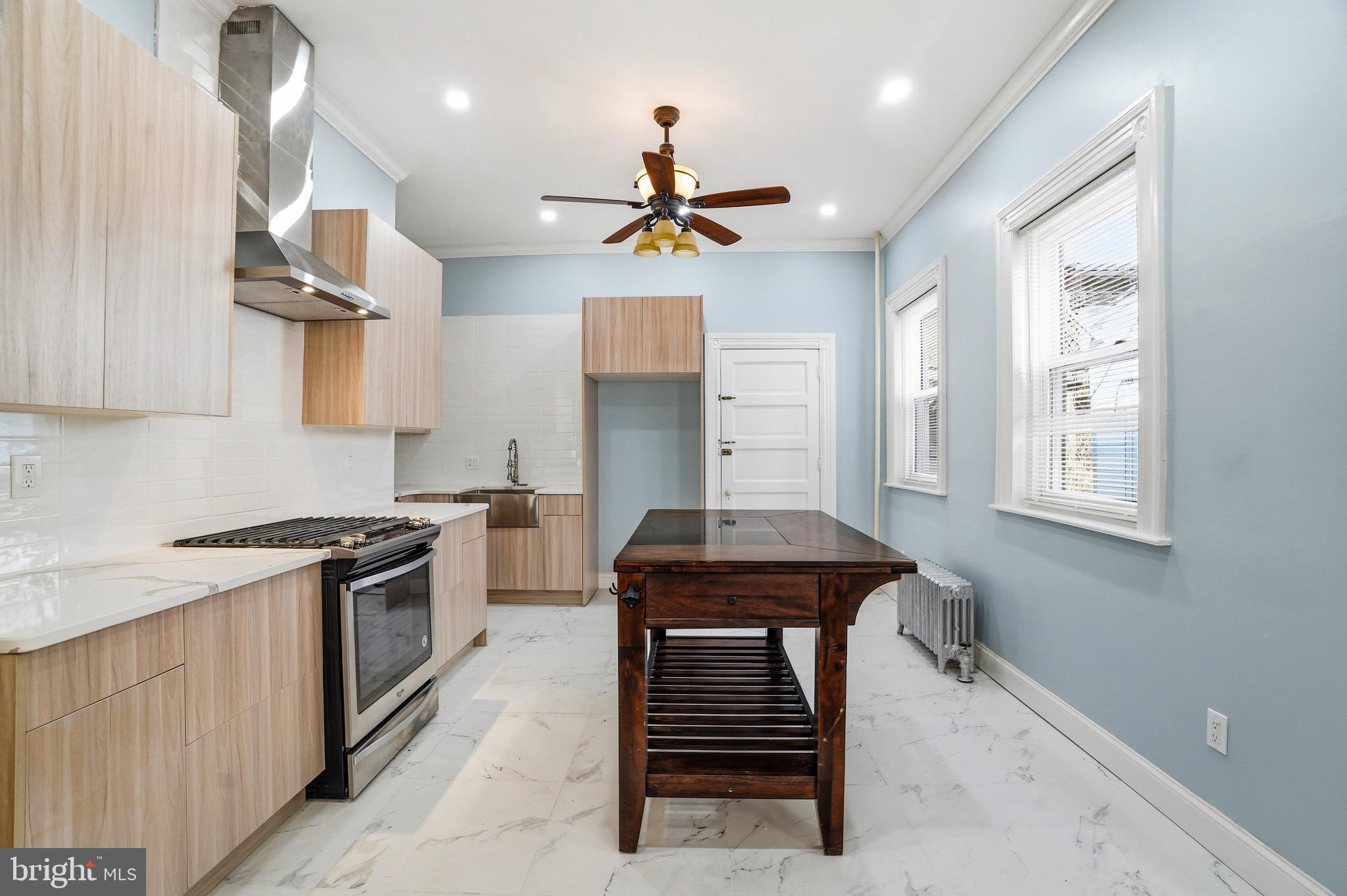 5138 N CARLISLE STREET