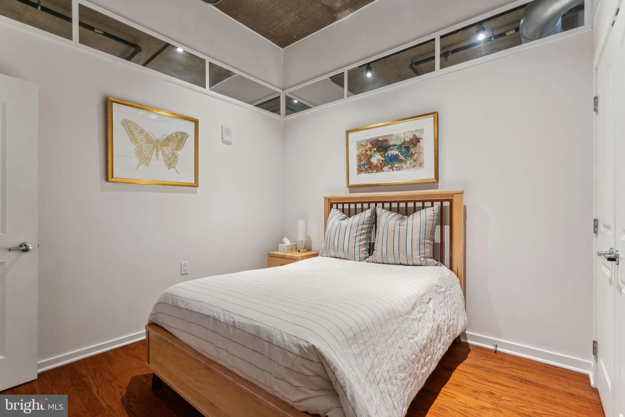 Philadelphia, Pennsylvania 19106, United States, 3 Bedrooms Bedrooms, ,2 BathroomsBathrooms,Residential,Contingent,127662
