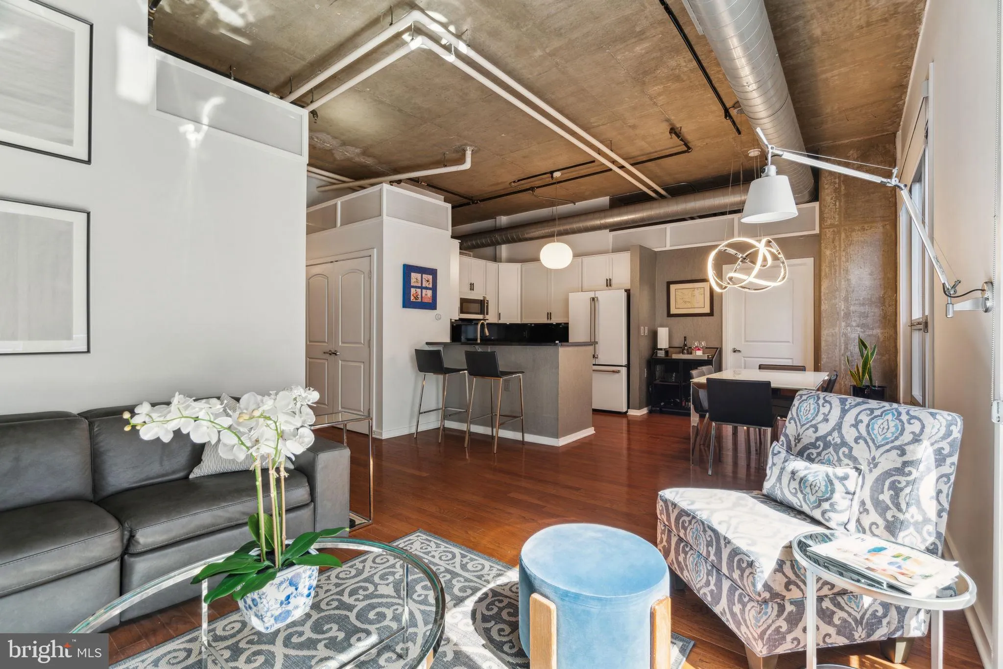 Philadelphia, Pennsylvania 19106, United States, 3 Bedrooms Bedrooms, ,2 BathroomsBathrooms,Residential,Contingent,127662