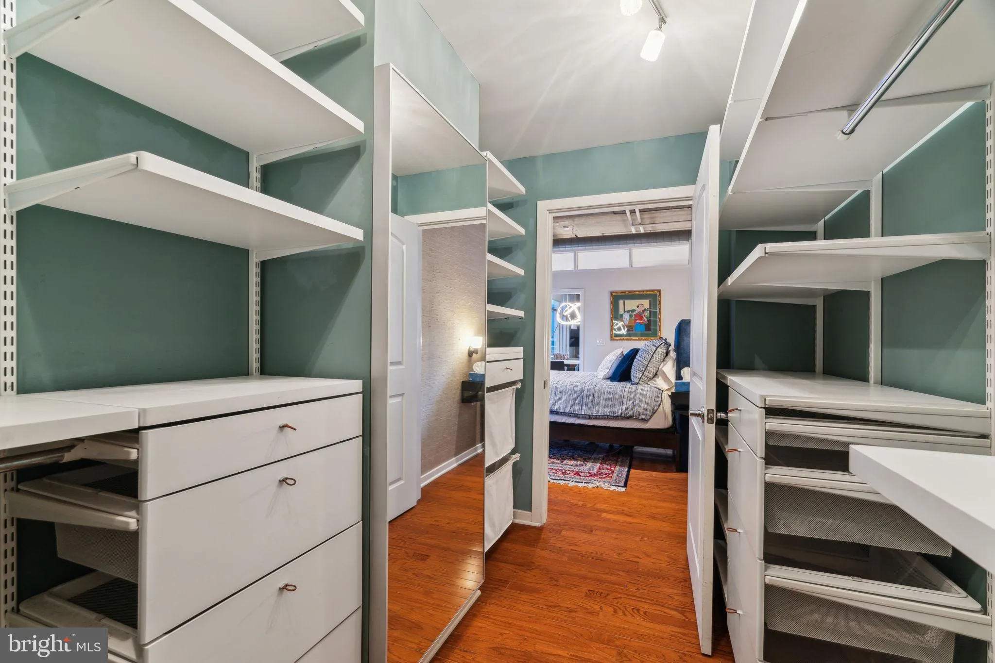 Philadelphia, Pennsylvania 19106, United States, 3 Bedrooms Bedrooms, ,2 BathroomsBathrooms,Residential,Contingent,127662