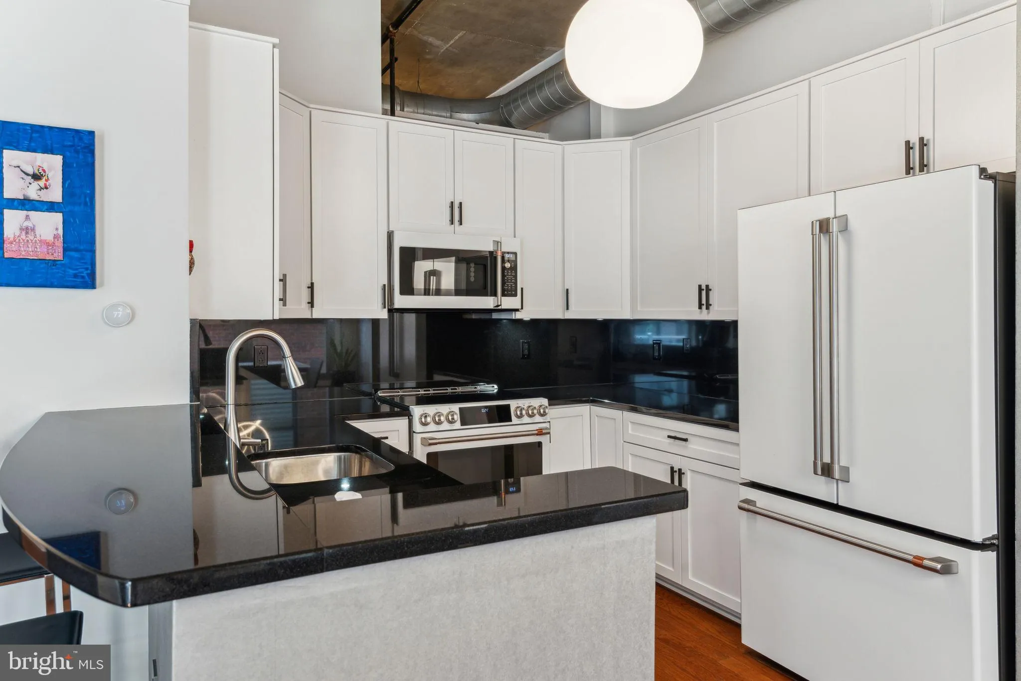 Philadelphia, Pennsylvania 19106, United States, 3 Bedrooms Bedrooms, ,2 BathroomsBathrooms,Residential,Contingent,127662