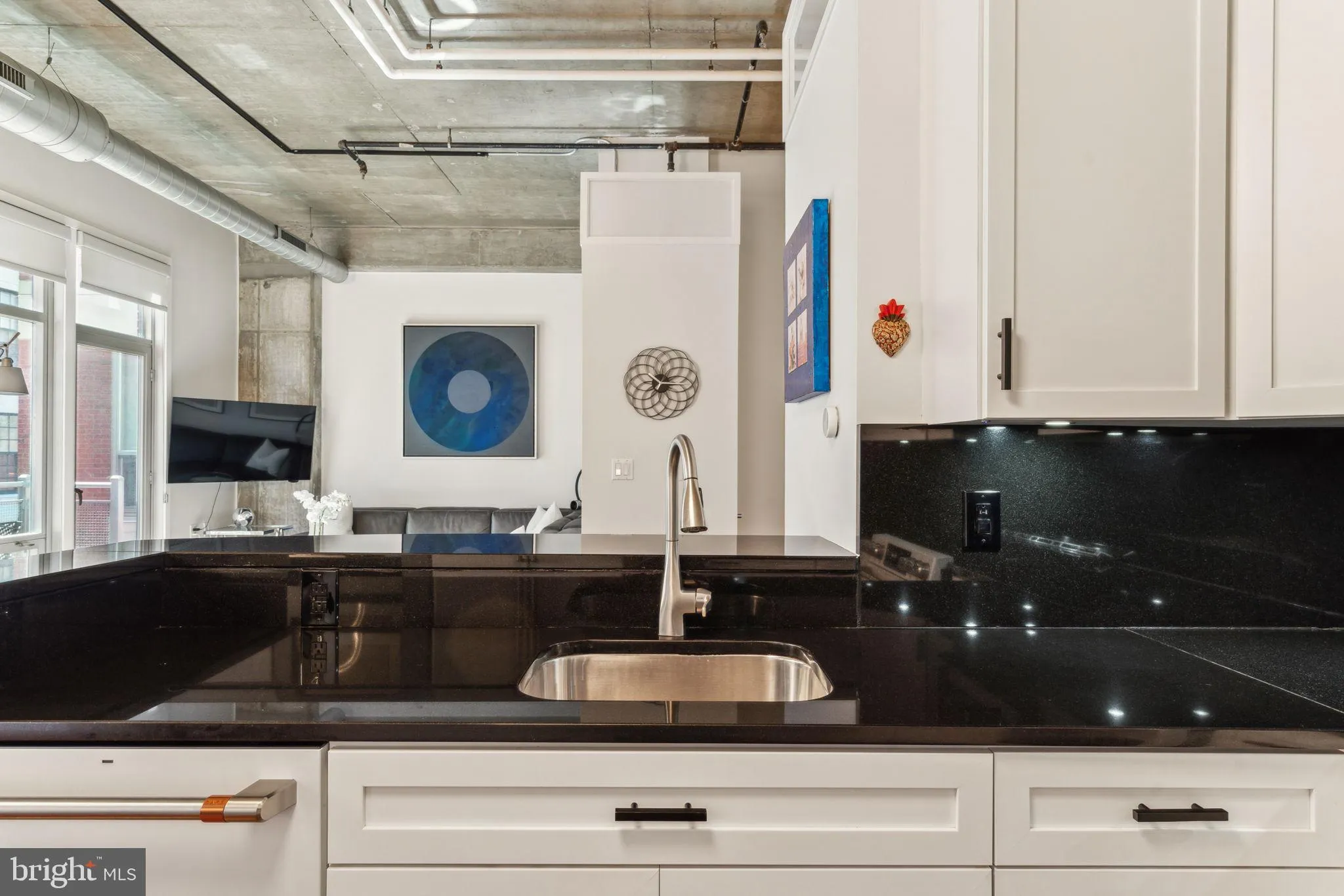 Philadelphia, Pennsylvania 19106, United States, 3 Bedrooms Bedrooms, ,2 BathroomsBathrooms,Residential,Contingent,127662