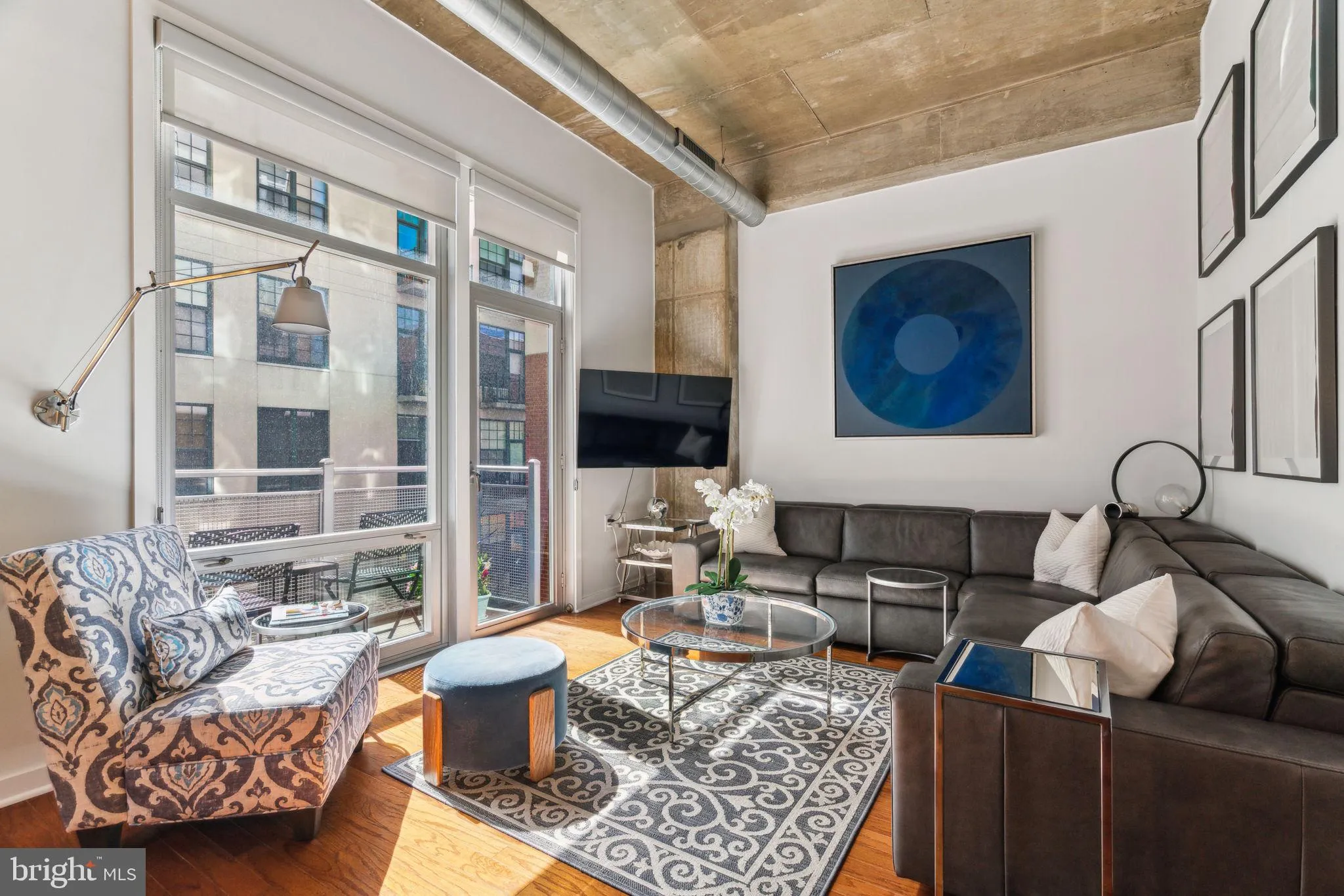 Philadelphia, Pennsylvania 19106, United States, 3 Bedrooms Bedrooms, ,2 BathroomsBathrooms,Residential,Contingent,127662