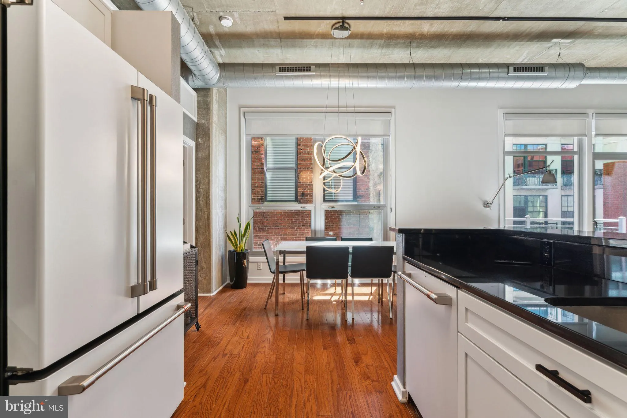 Philadelphia, Pennsylvania 19106, United States, 3 Bedrooms Bedrooms, ,2 BathroomsBathrooms,Residential,Contingent,127662