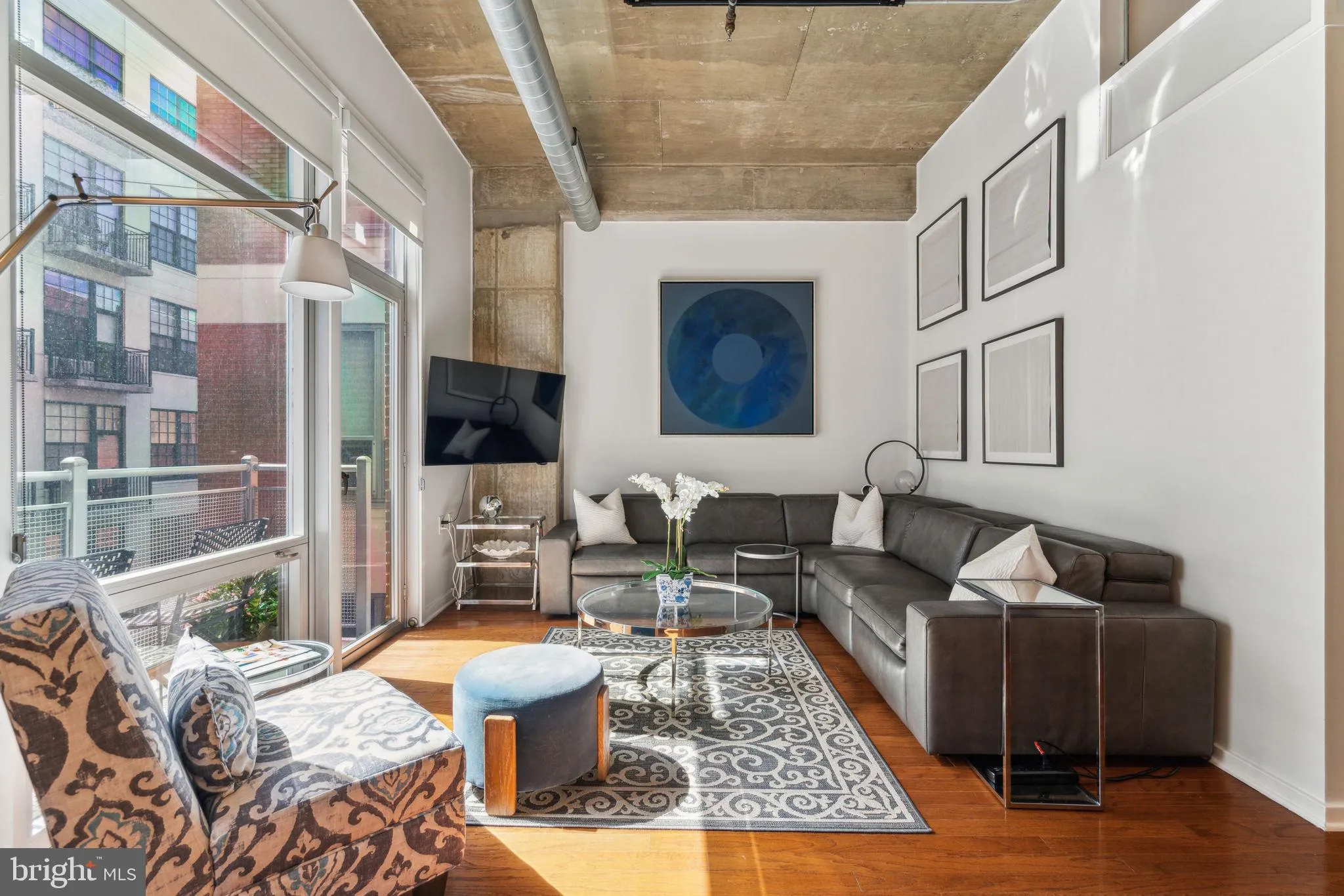 Philadelphia, Pennsylvania 19106, United States, 3 Bedrooms Bedrooms, ,2 BathroomsBathrooms,Residential,Contingent,127662