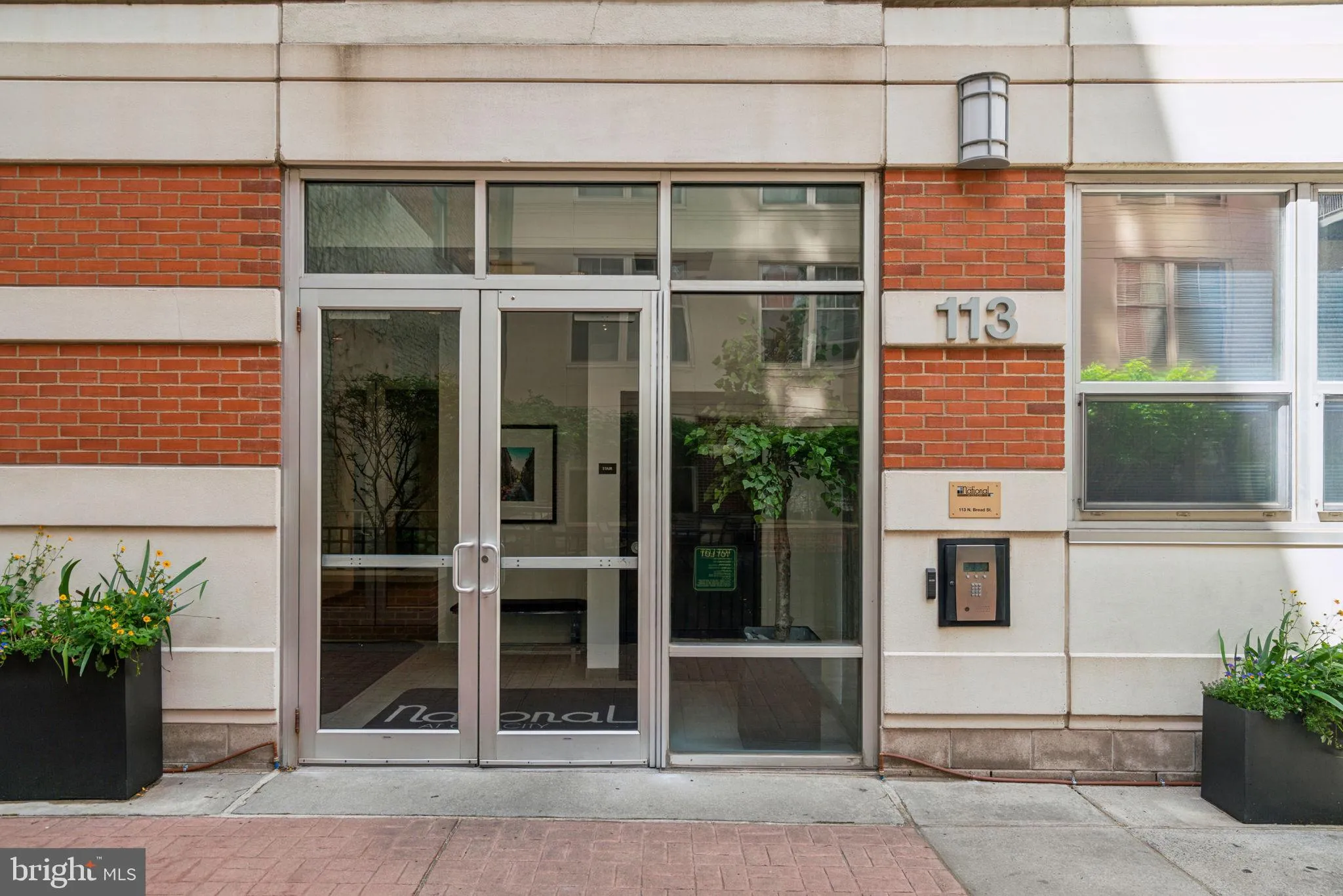 Philadelphia, Pennsylvania 19106, United States, 3 Bedrooms Bedrooms, ,2 BathroomsBathrooms,Residential,Contingent,127662