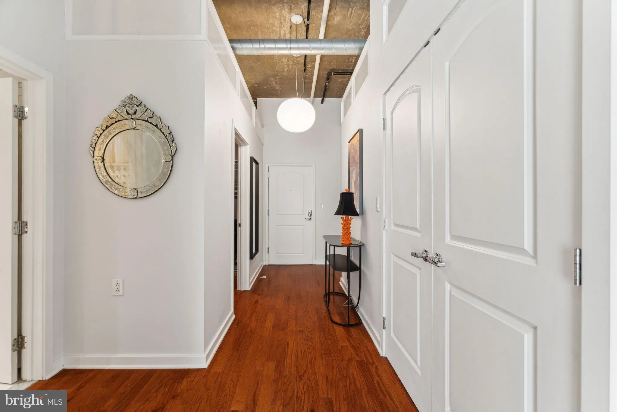 Philadelphia, Pennsylvania 19106, United States, 3 Bedrooms Bedrooms, ,2 BathroomsBathrooms,Residential,Contingent,127662