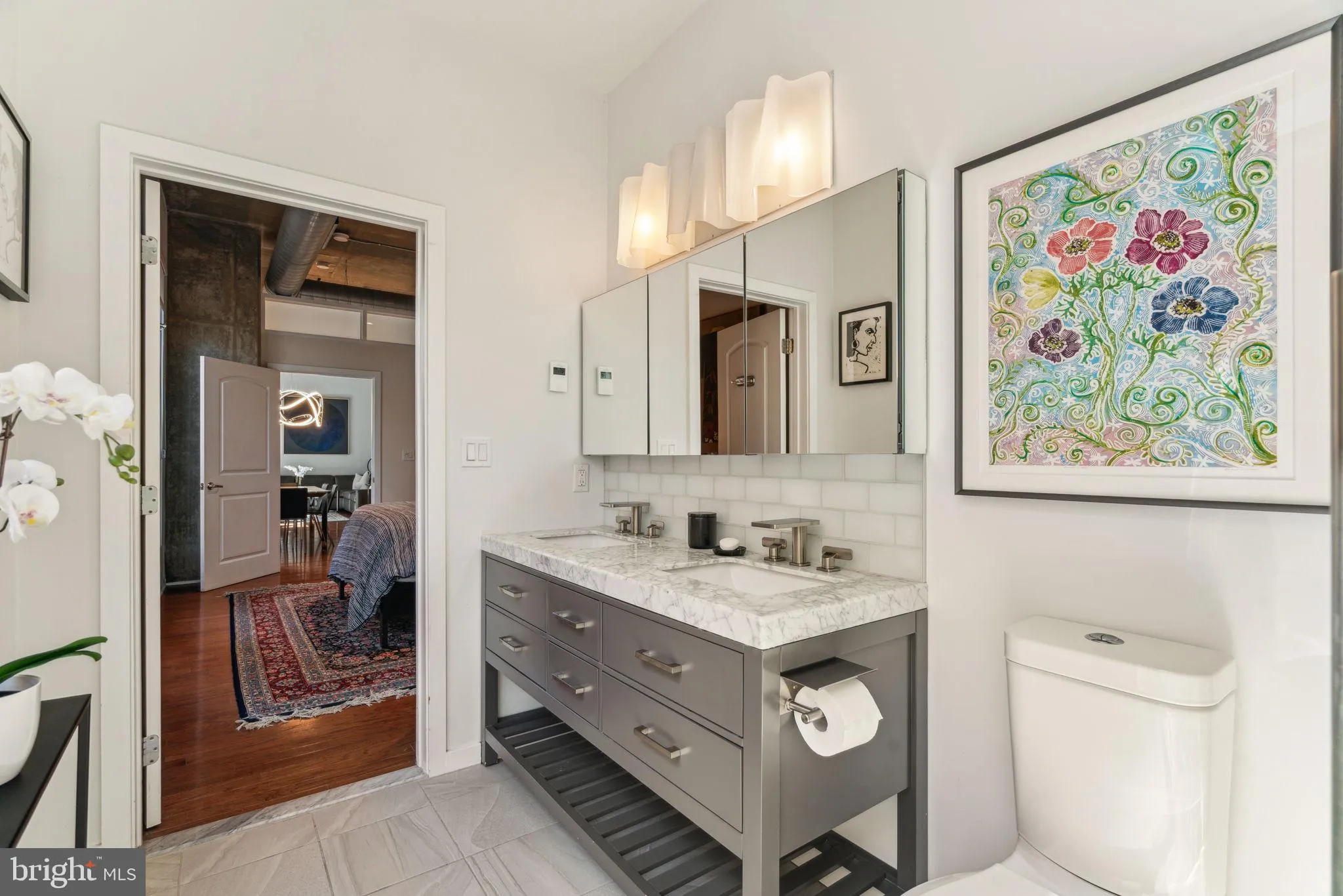 Philadelphia, Pennsylvania 19106, United States, 3 Bedrooms Bedrooms, ,2 BathroomsBathrooms,Residential,Contingent,127662