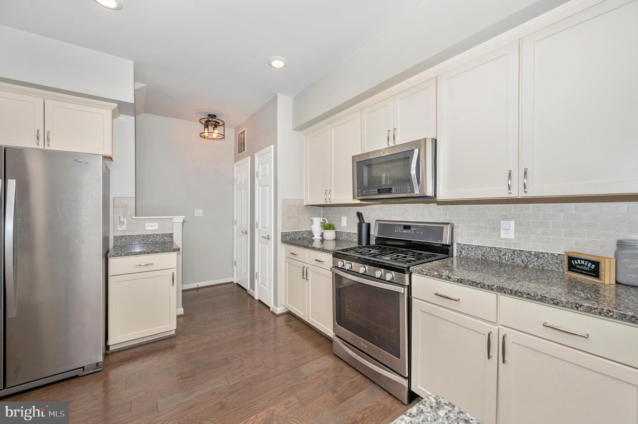 JEFFERSON PLACE - Residential