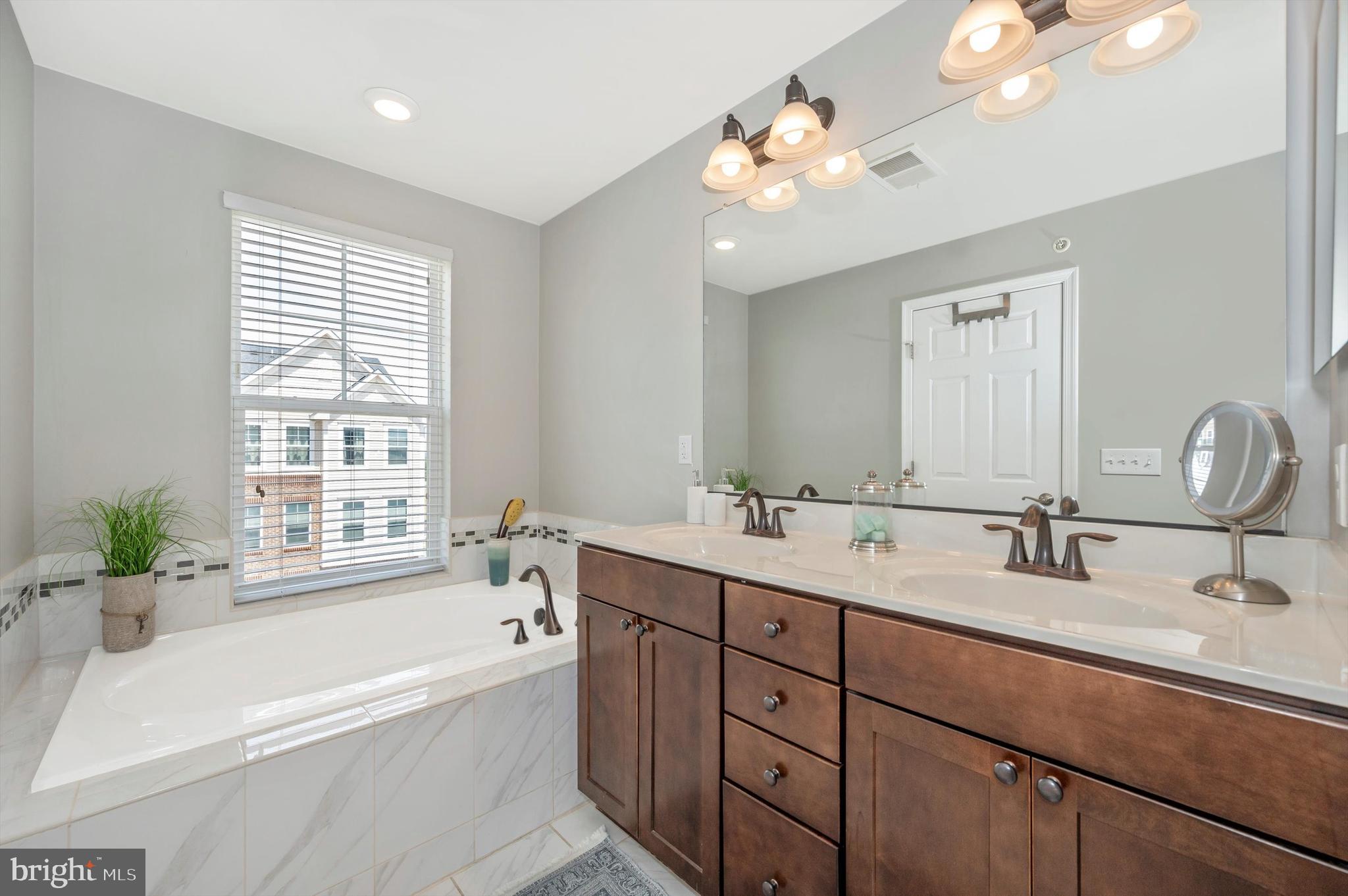 JEFFERSON PLACE - Residential