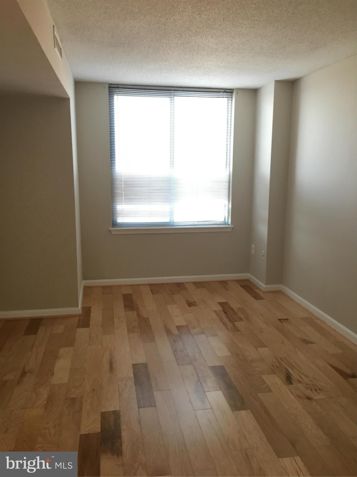 GALLERY AT WHITE FLINT - Residential Lease