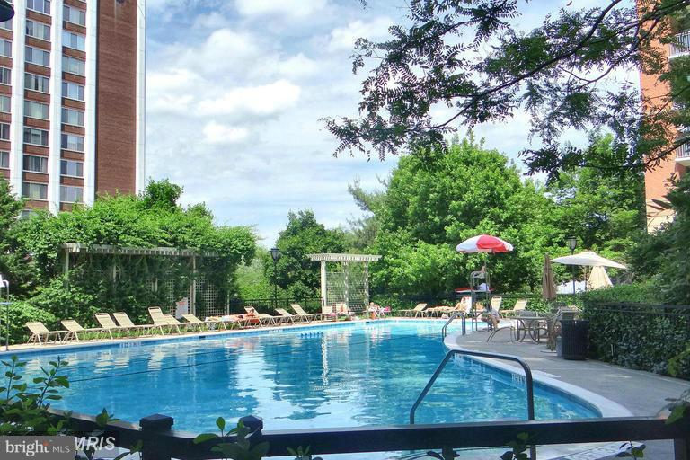 GALLERY AT WHITE FLINT - Residential Lease