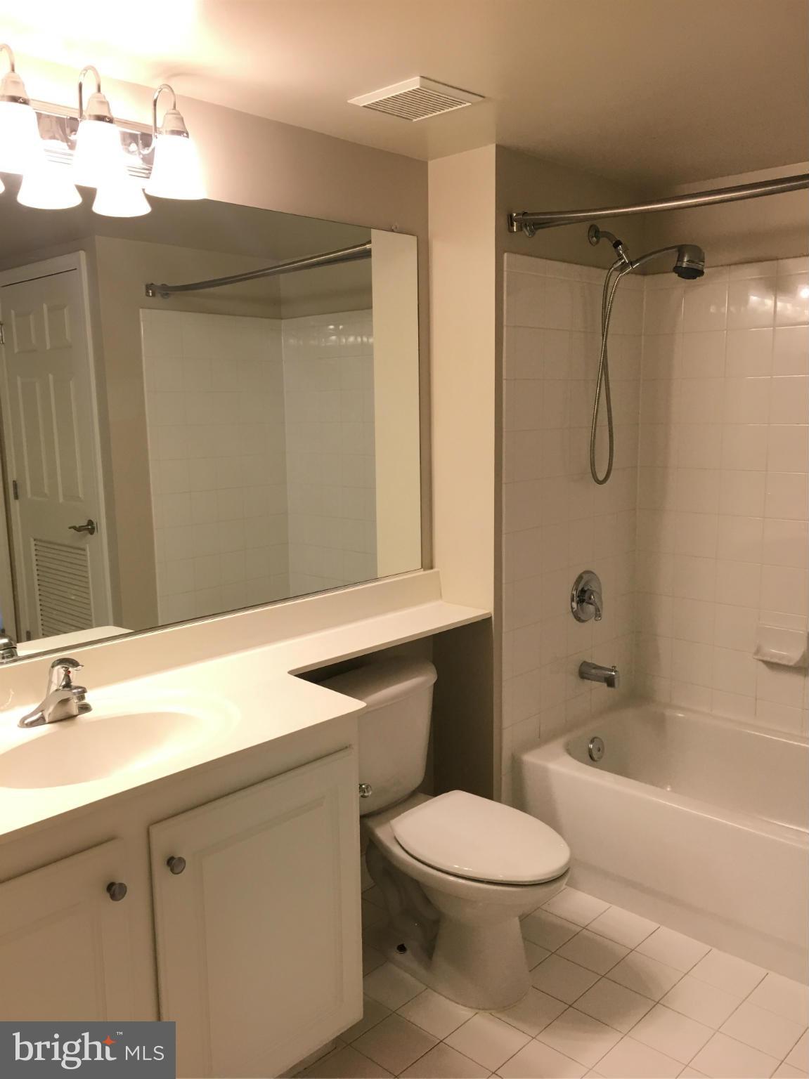 GALLERY AT WHITE FLINT - Residential Lease