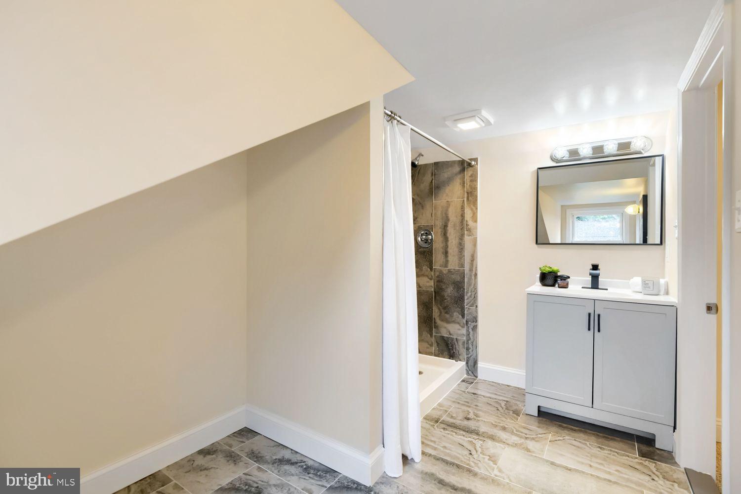 ROCKDALE TERRACE - Residential