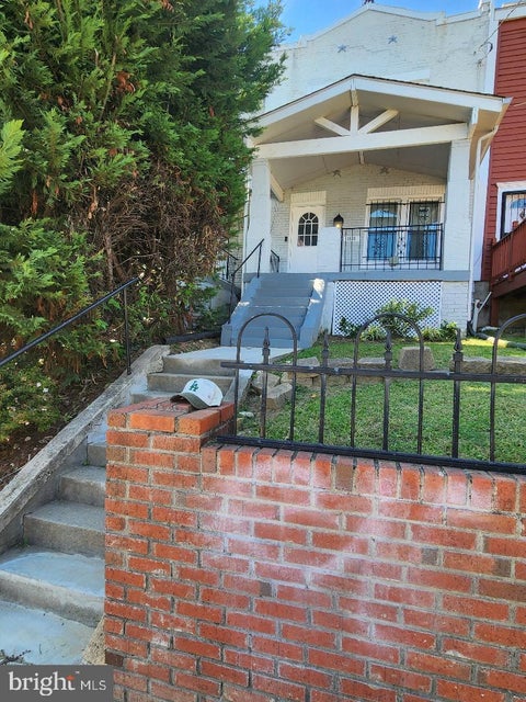 Townhouse For Sale - 1818 Corcoran Street<br/> WASHINGTON, DC 20002