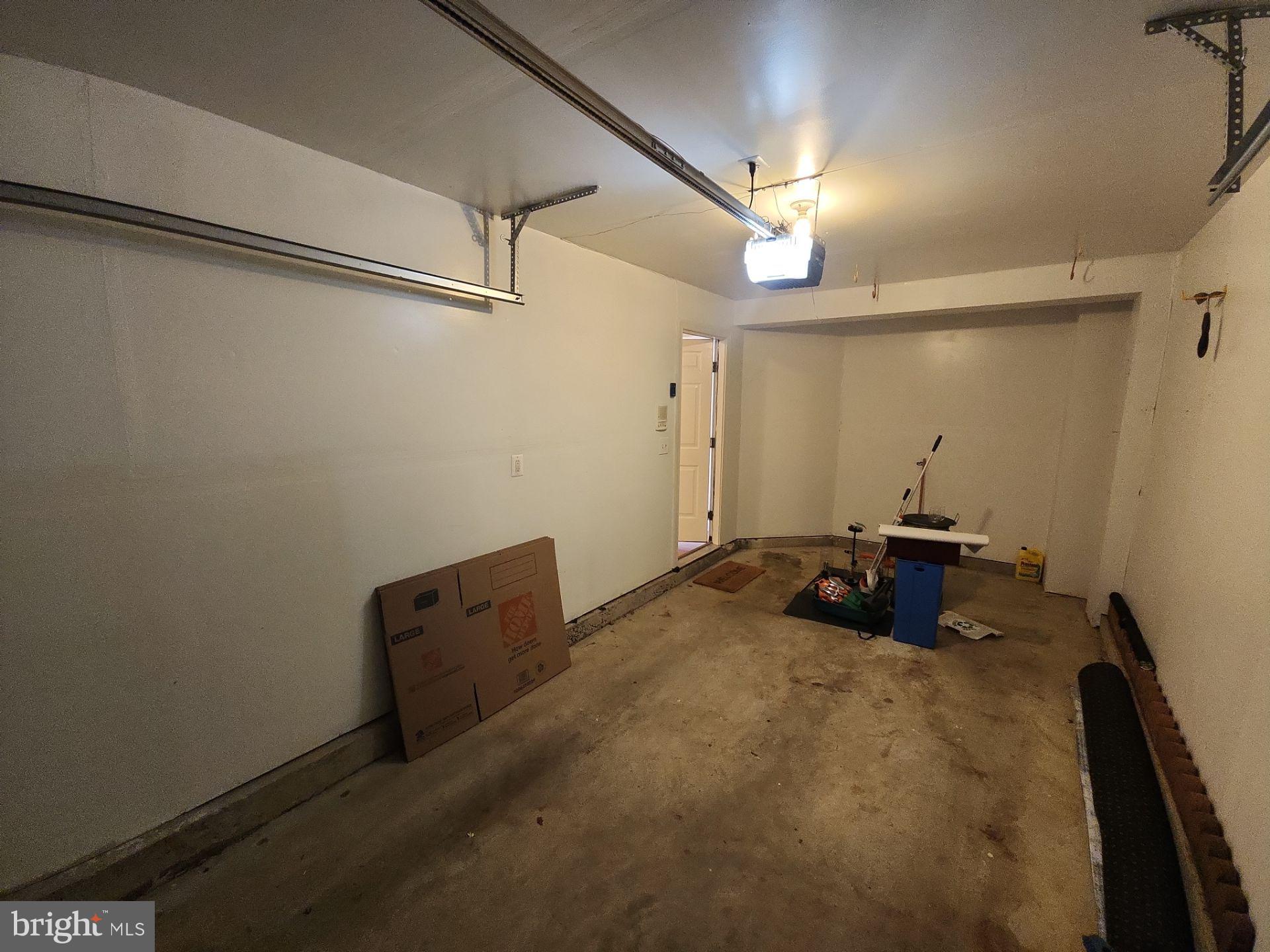 JAPONICA - Residential Lease