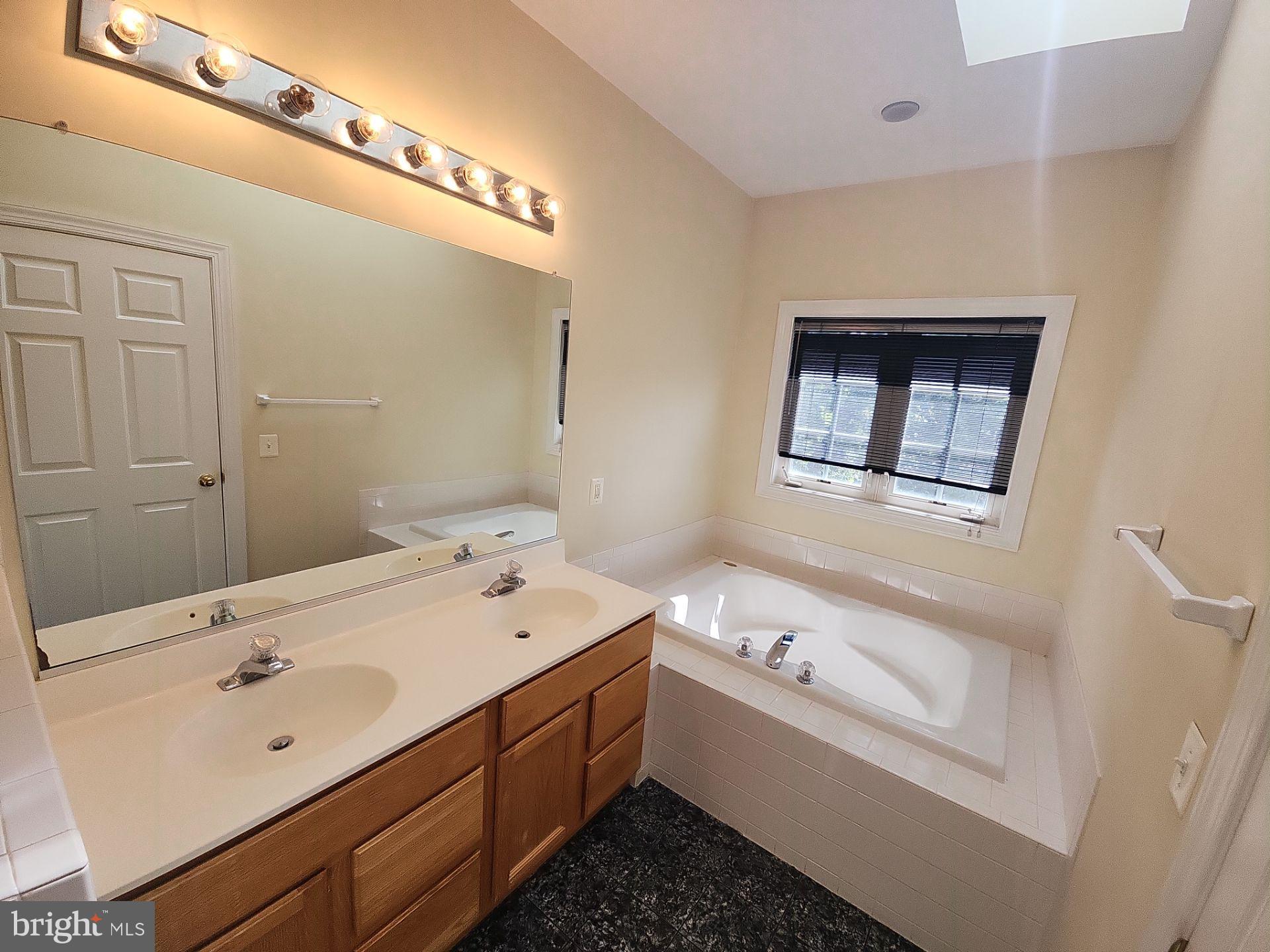 JAPONICA - Residential Lease