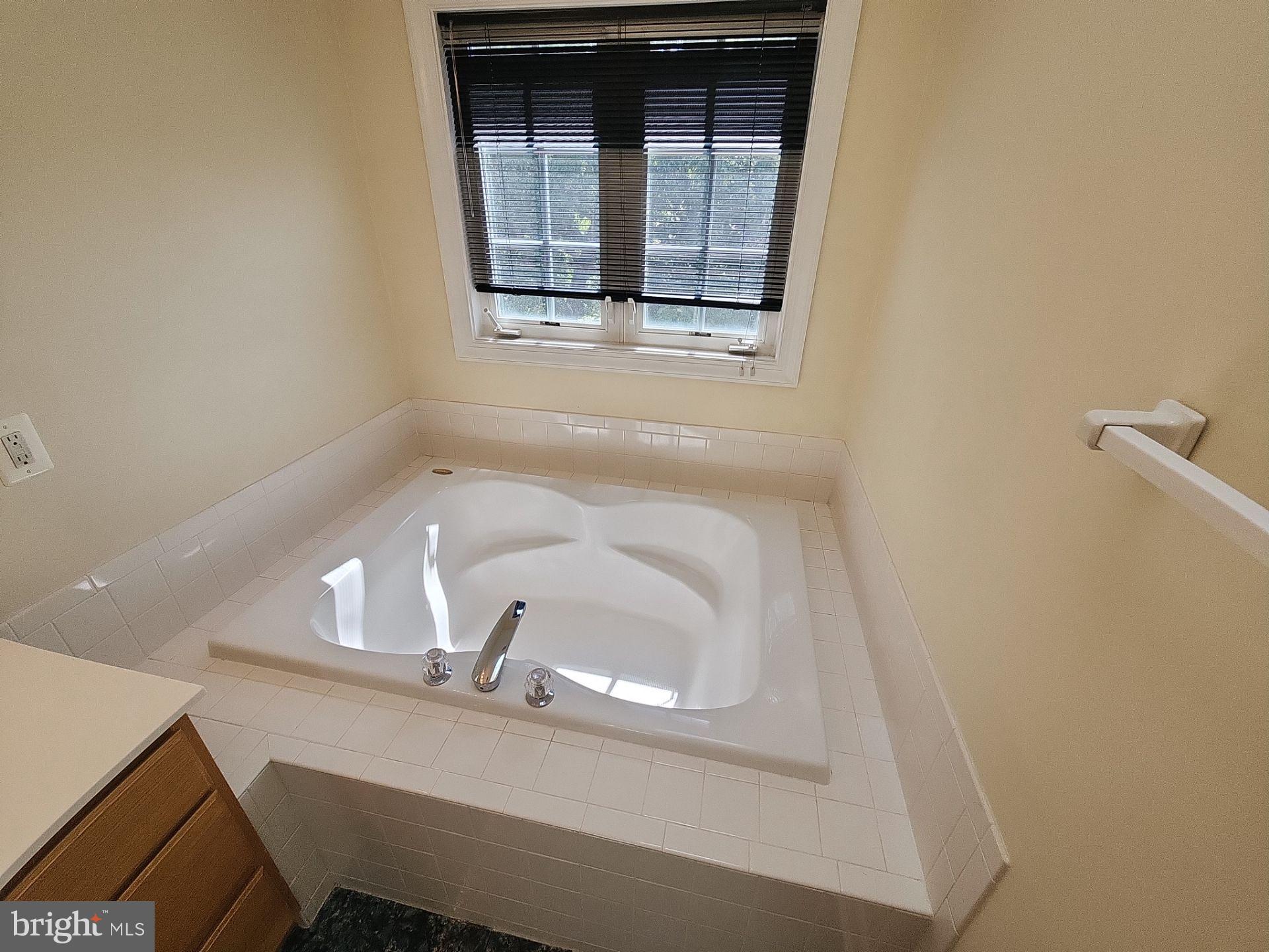 JAPONICA - Residential Lease