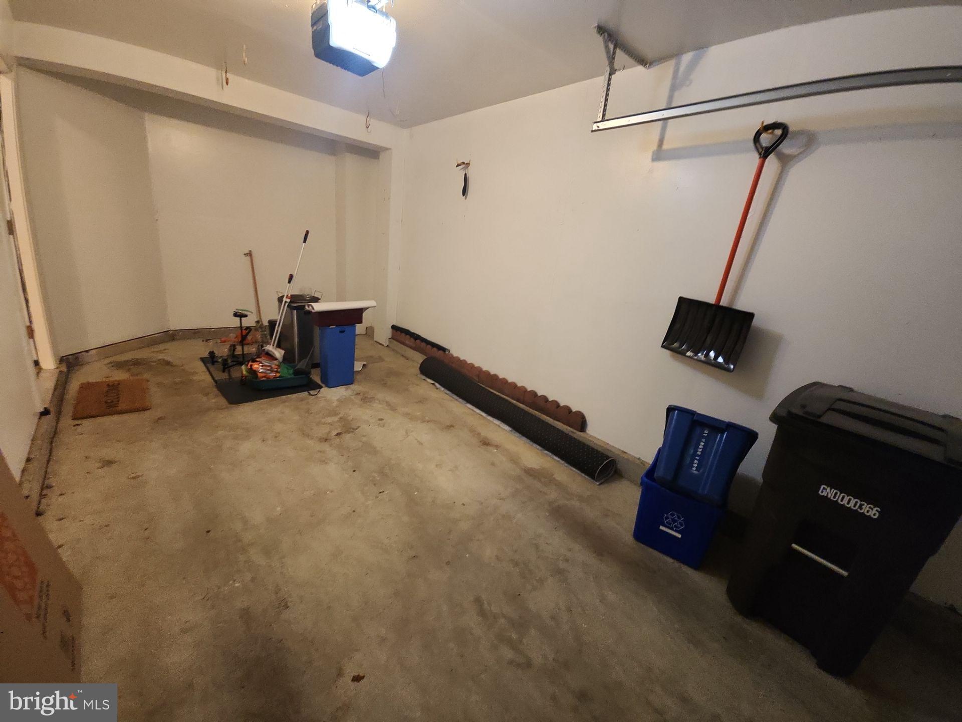 JAPONICA - Residential Lease