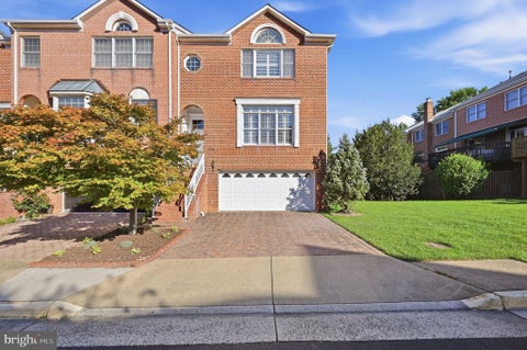 Photo of 8143 Madrillon Court, VIENNA, VA 22182 (MLS # VAFX2341198)