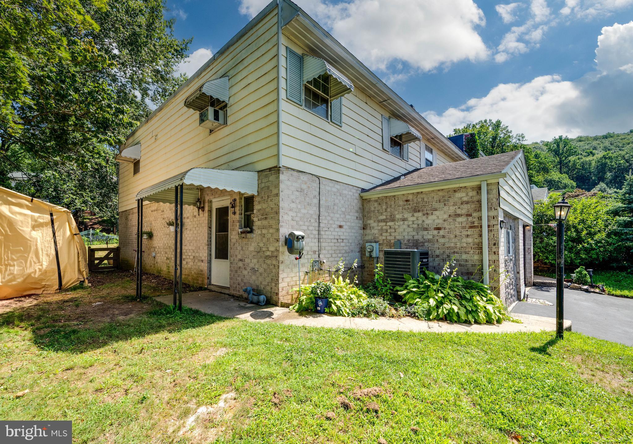 820 RABBIT LANE