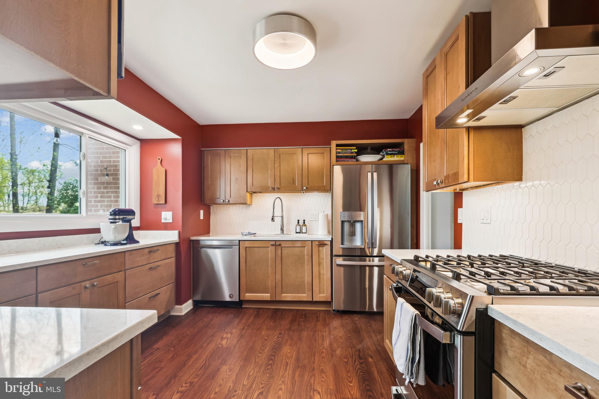 3413 SLADE COURT