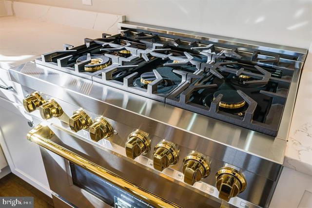 OVERBROOK - Residential