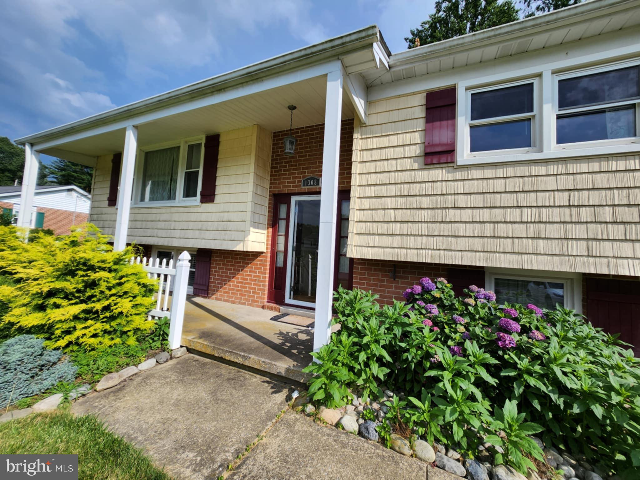 COLONIAL ACRES - Residential