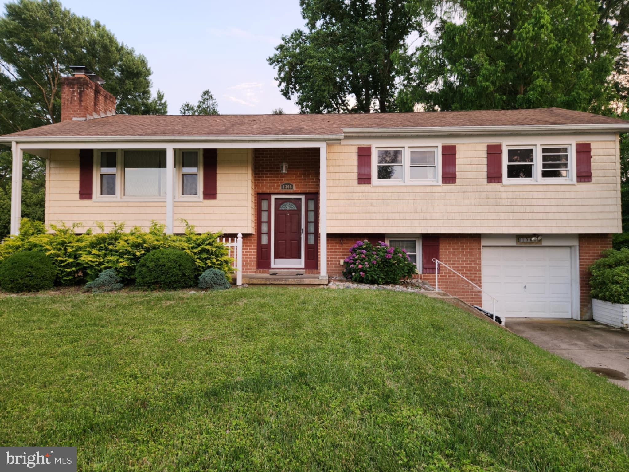 COLONIAL ACRES - Residential