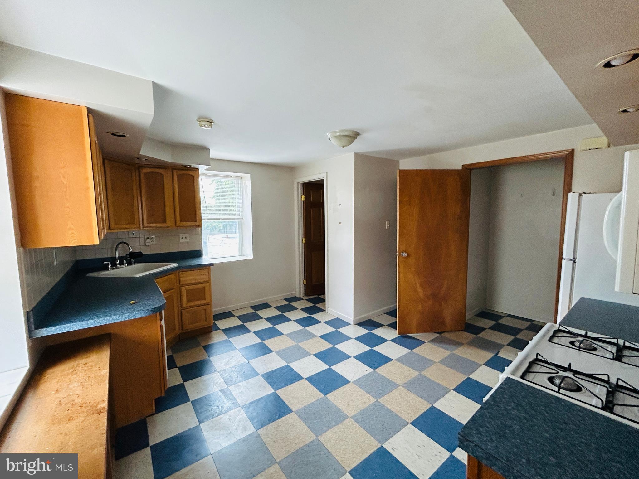 ROXBOROUGH - Residential Lease