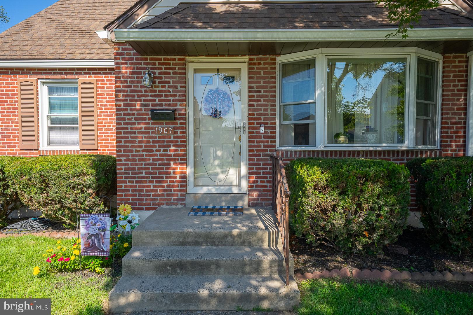 1907 ARMSTRONG AVENUE